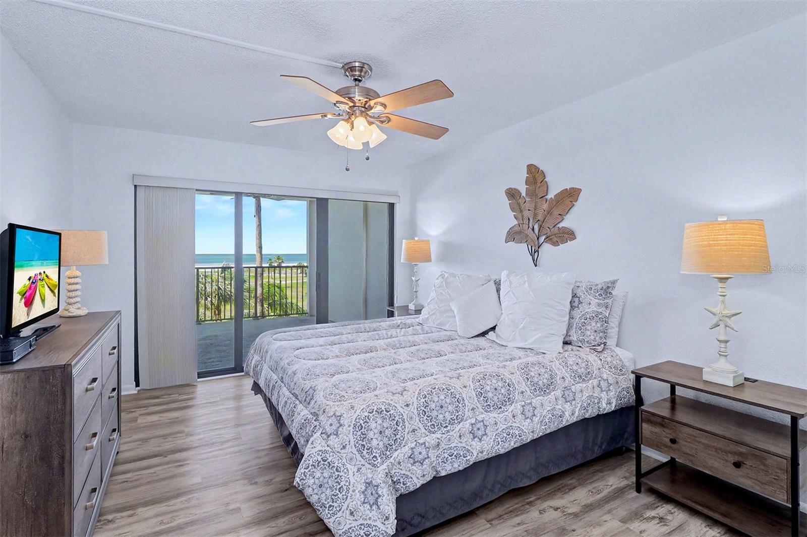 Image 18 of 50 For 1230 Gulf Boulevard 404