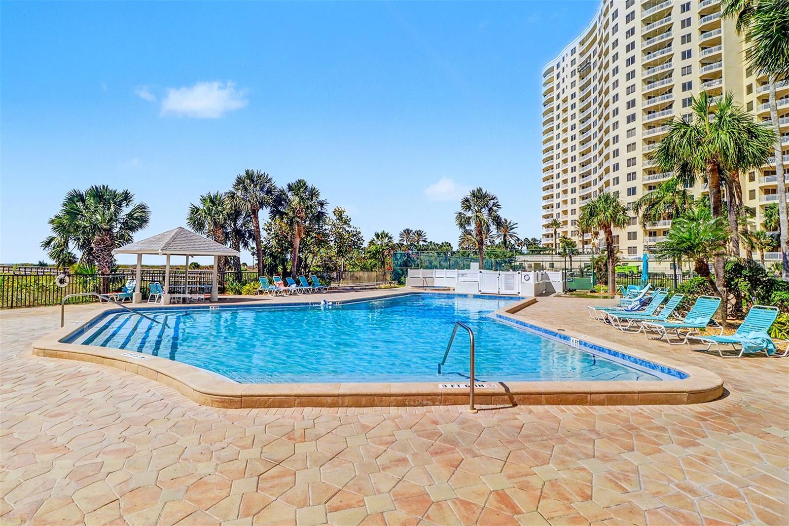 Image 3 of 50 For 1230 Gulf Boulevard 404