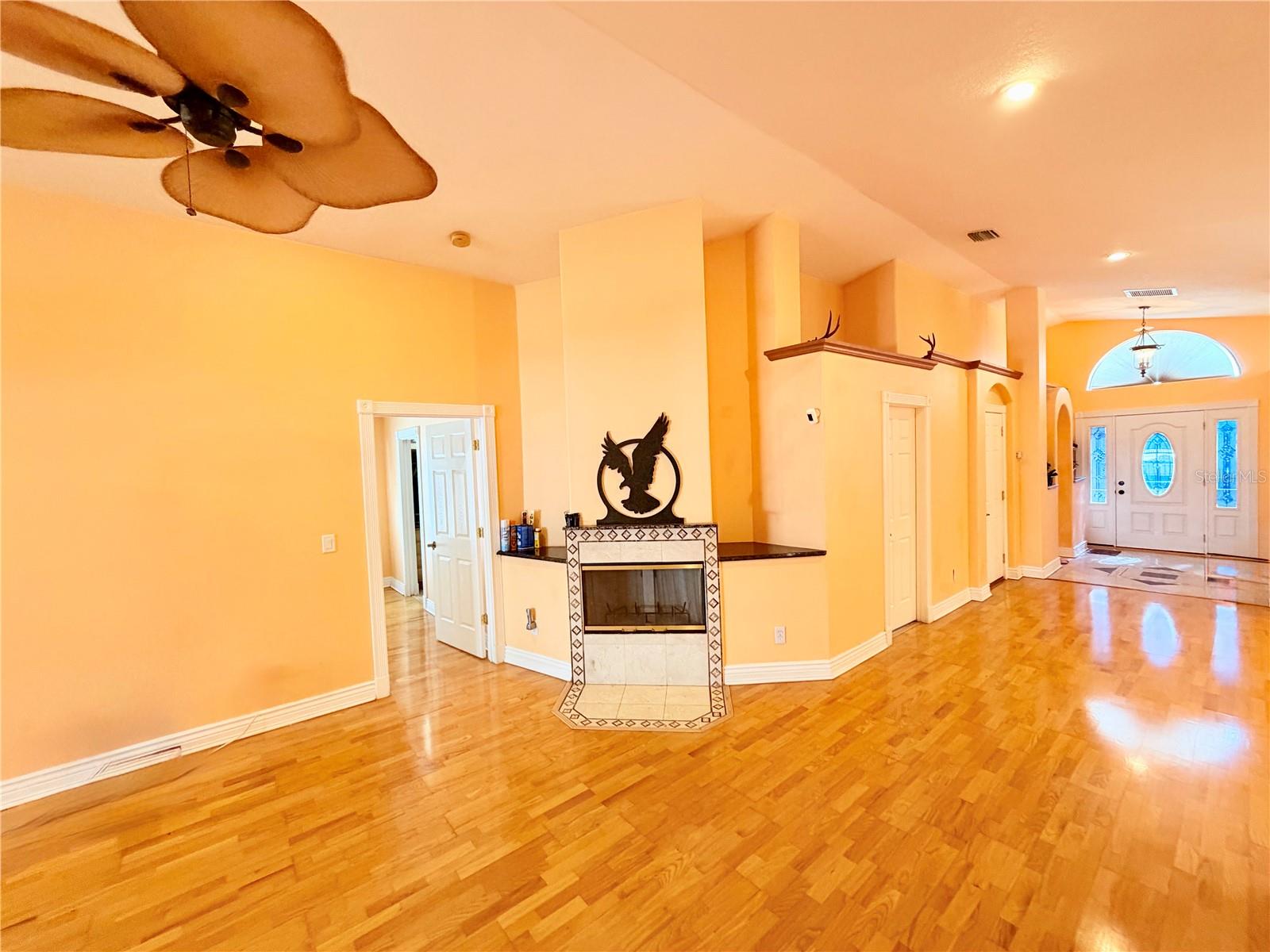 Image 15 of 45 For 1150 Oakwood Drive