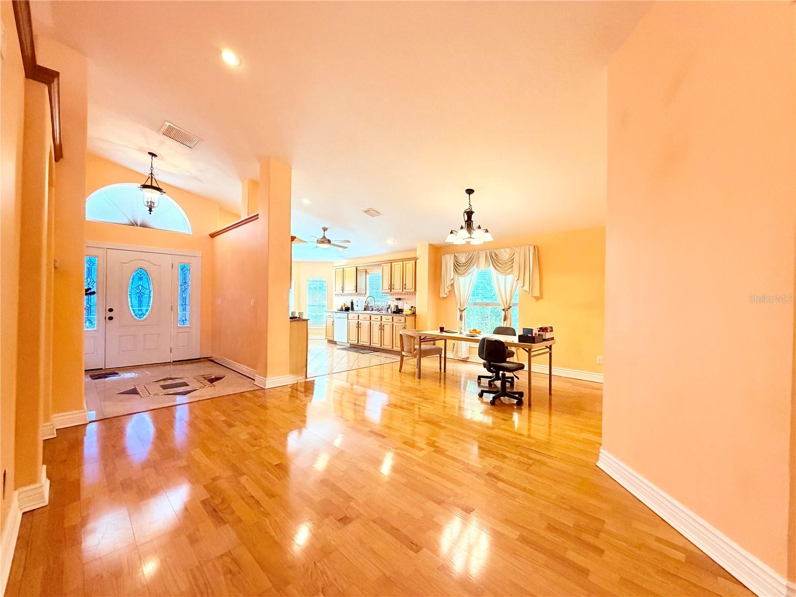 Image 19 of 45 For 1150 Oakwood Drive