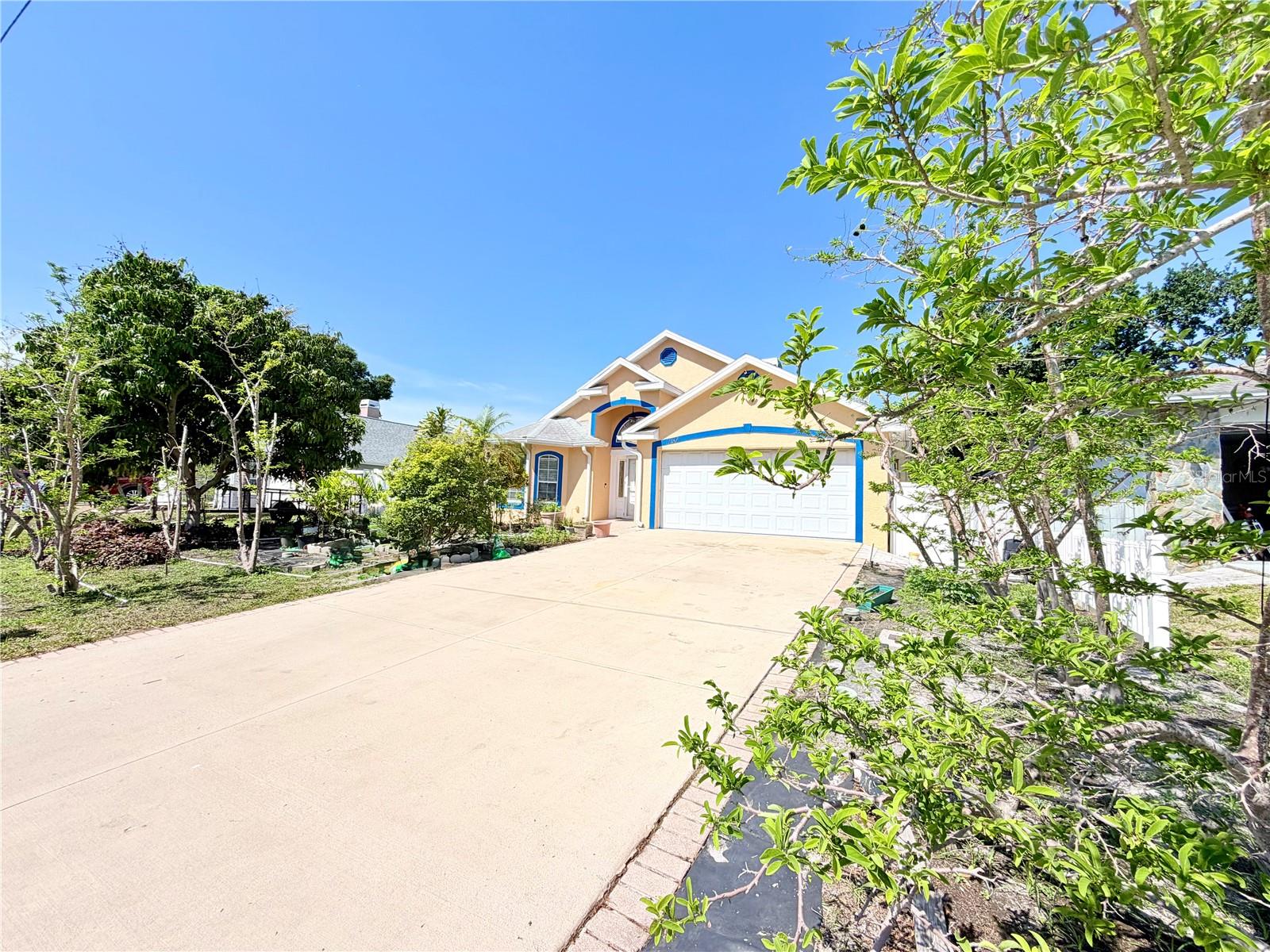 Image 2 of 45 For 1150 Oakwood Drive