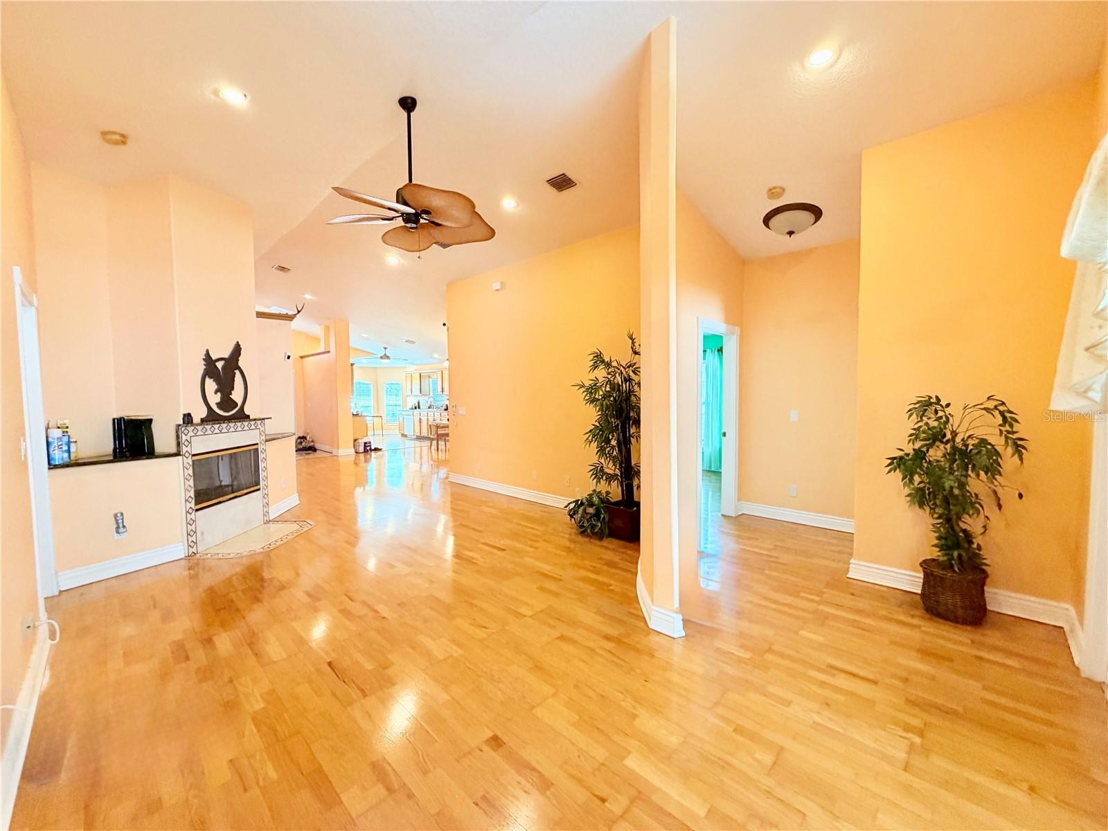 Image 20 of 45 For 1150 Oakwood Drive