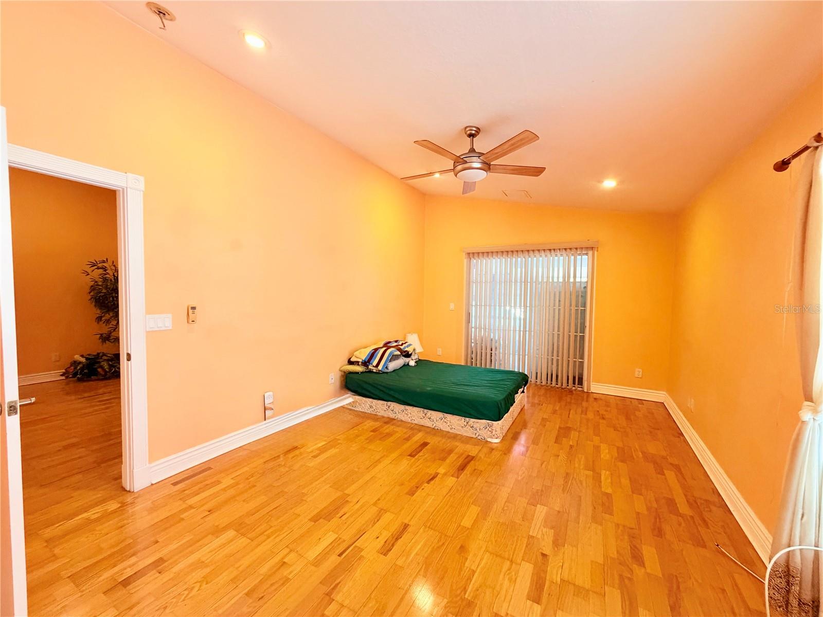 Image 22 of 45 For 1150 Oakwood Drive