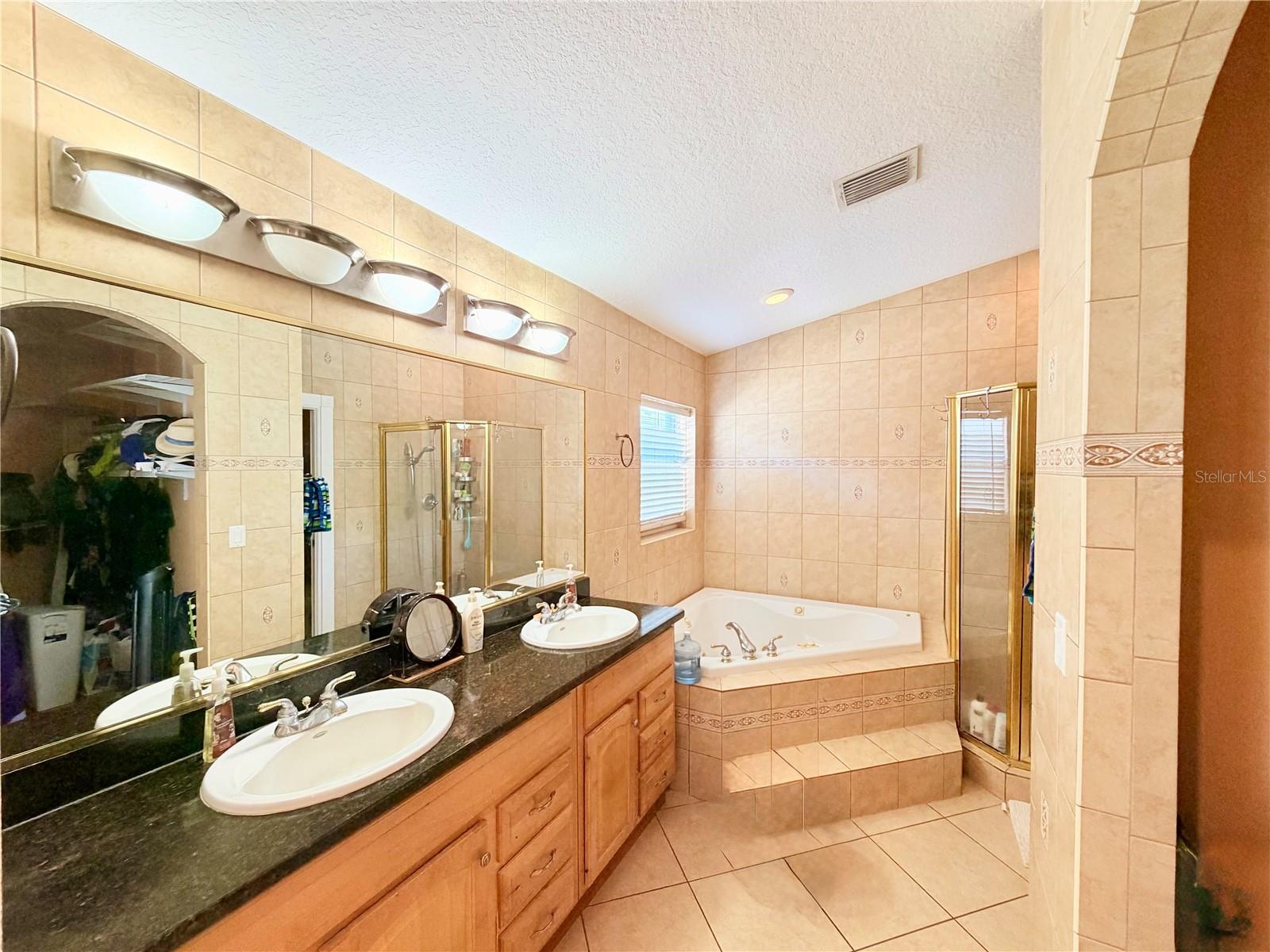 Image 23 of 45 For 1150 Oakwood Drive