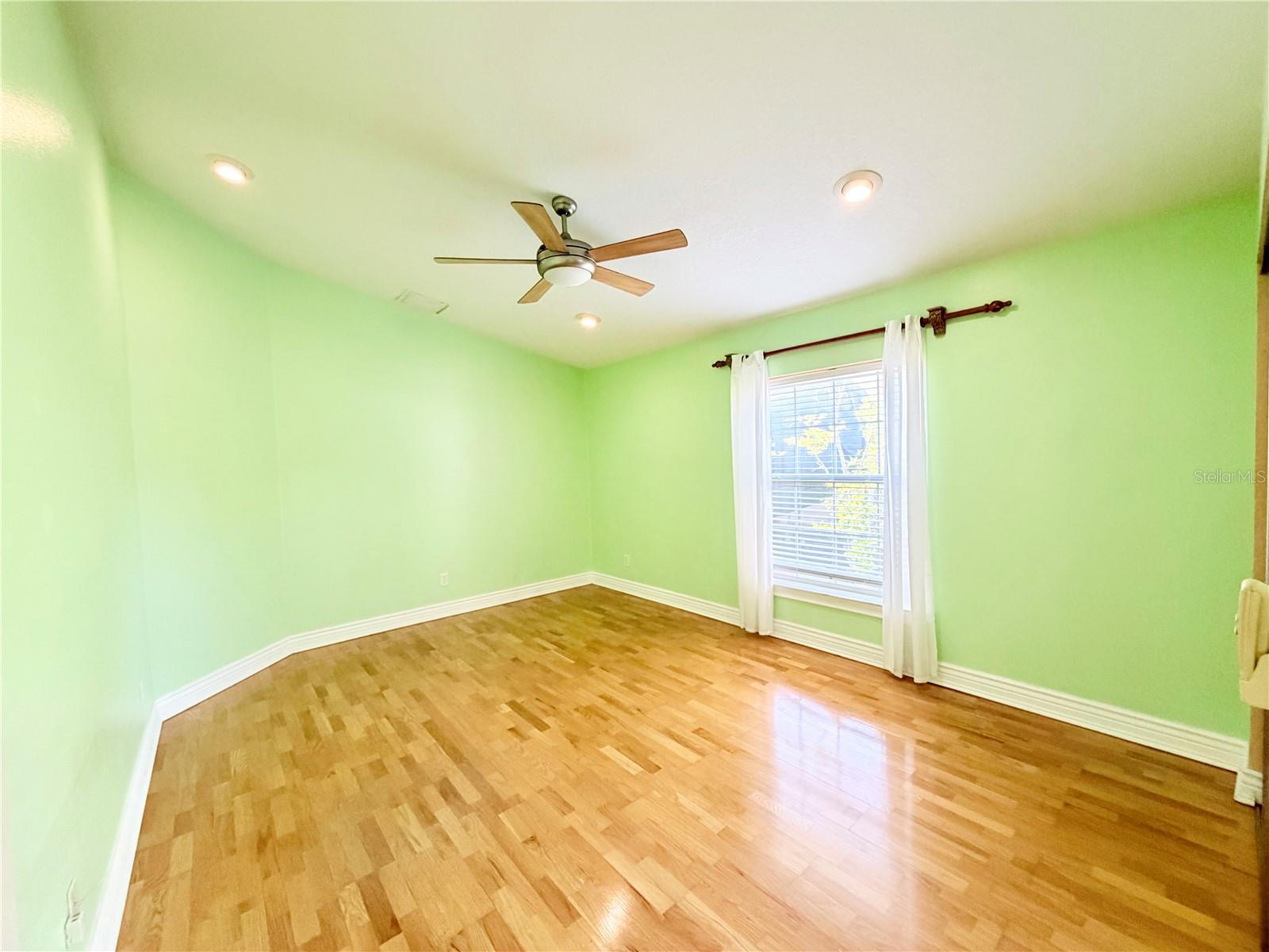 Image 26 of 45 For 1150 Oakwood Drive