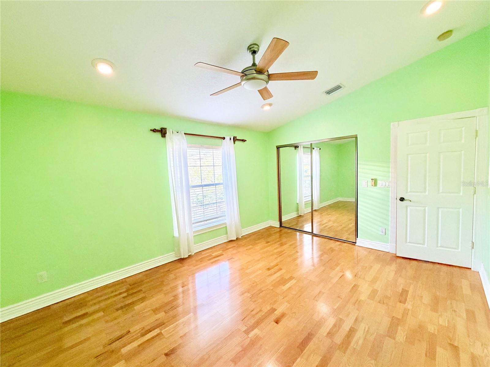 Image 27 of 45 For 1150 Oakwood Drive