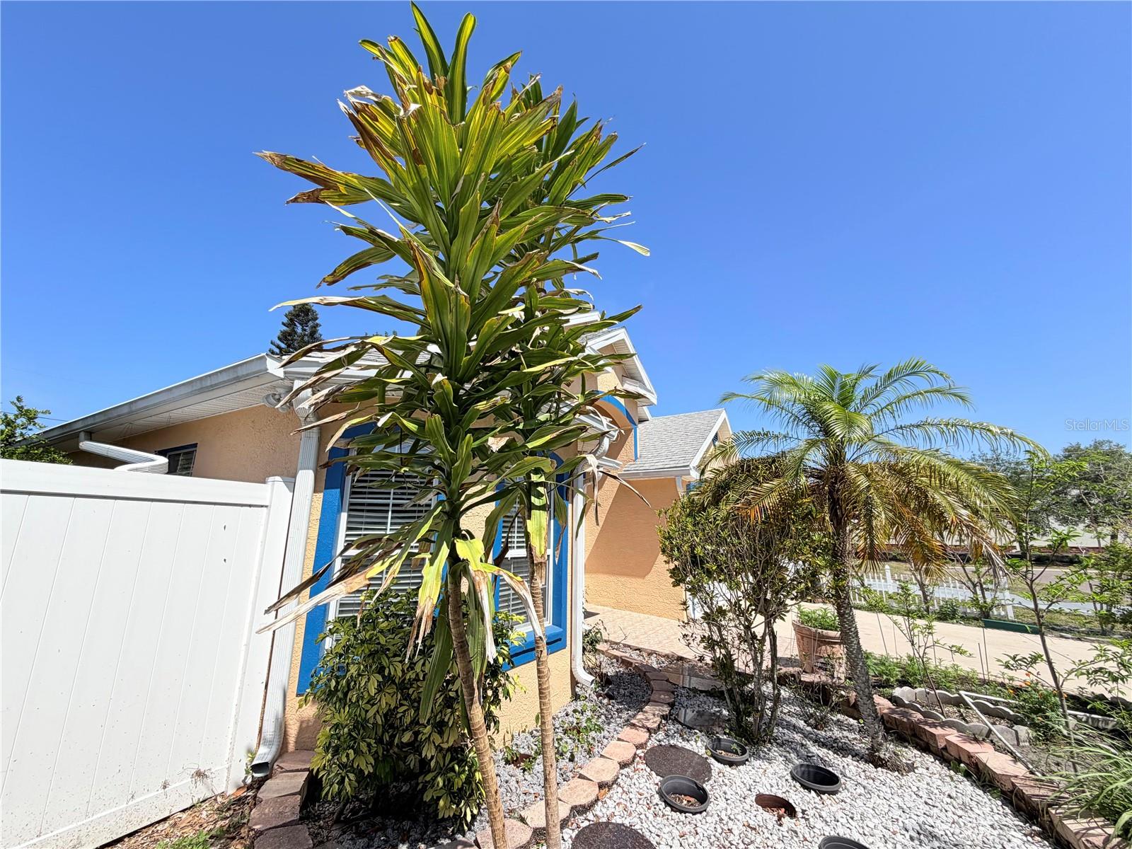 Image 4 of 45 For 1150 Oakwood Drive