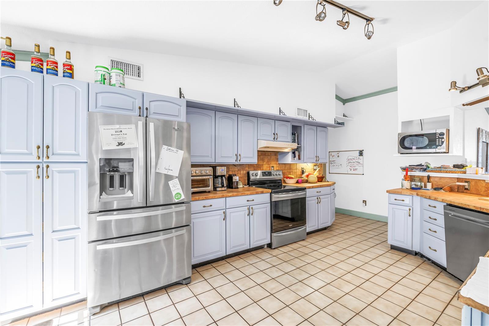 Image 11 of 37 For 216 16th Avenue Se