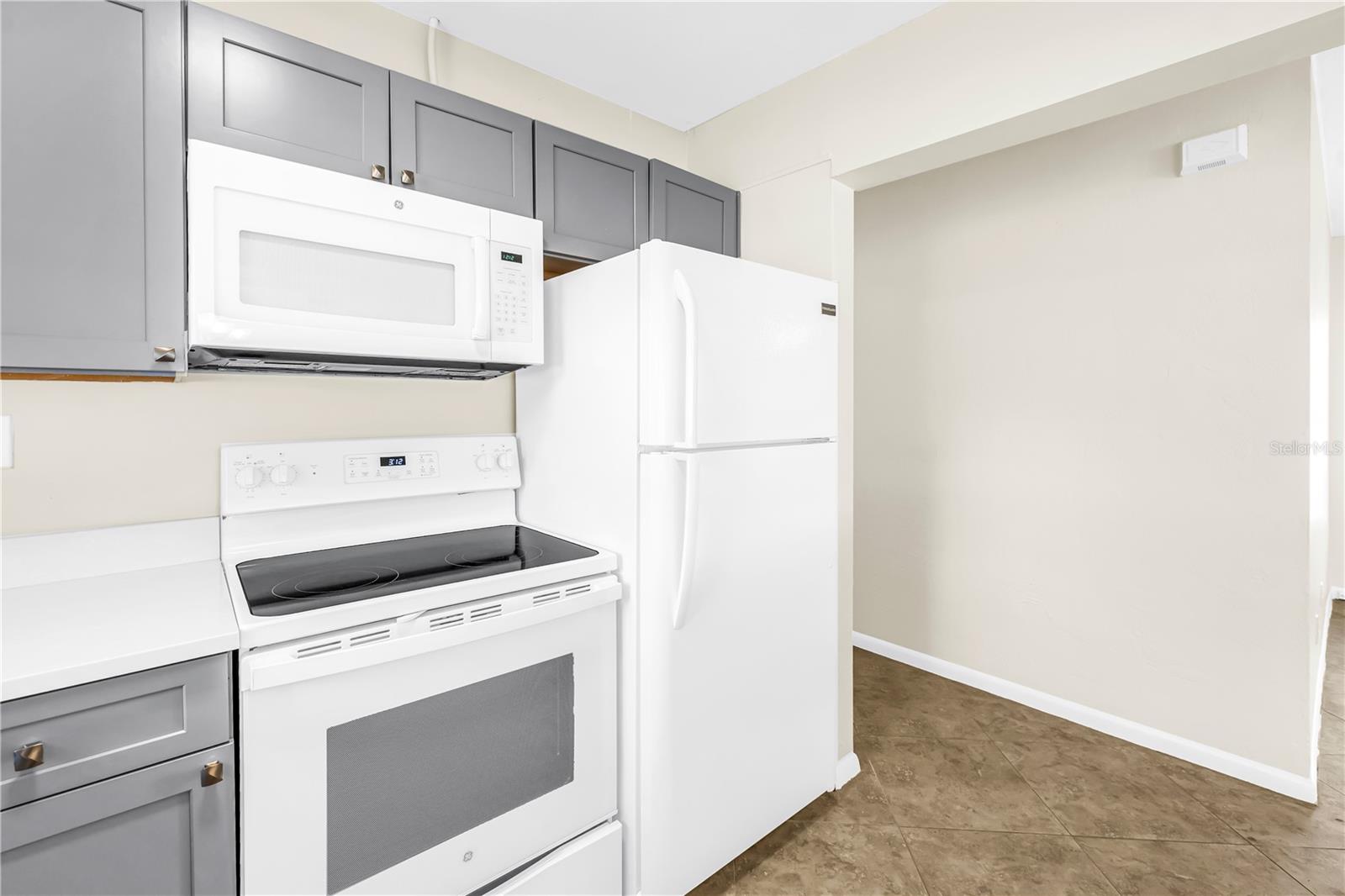 Listing photo id 8 for 7145 16th Street N