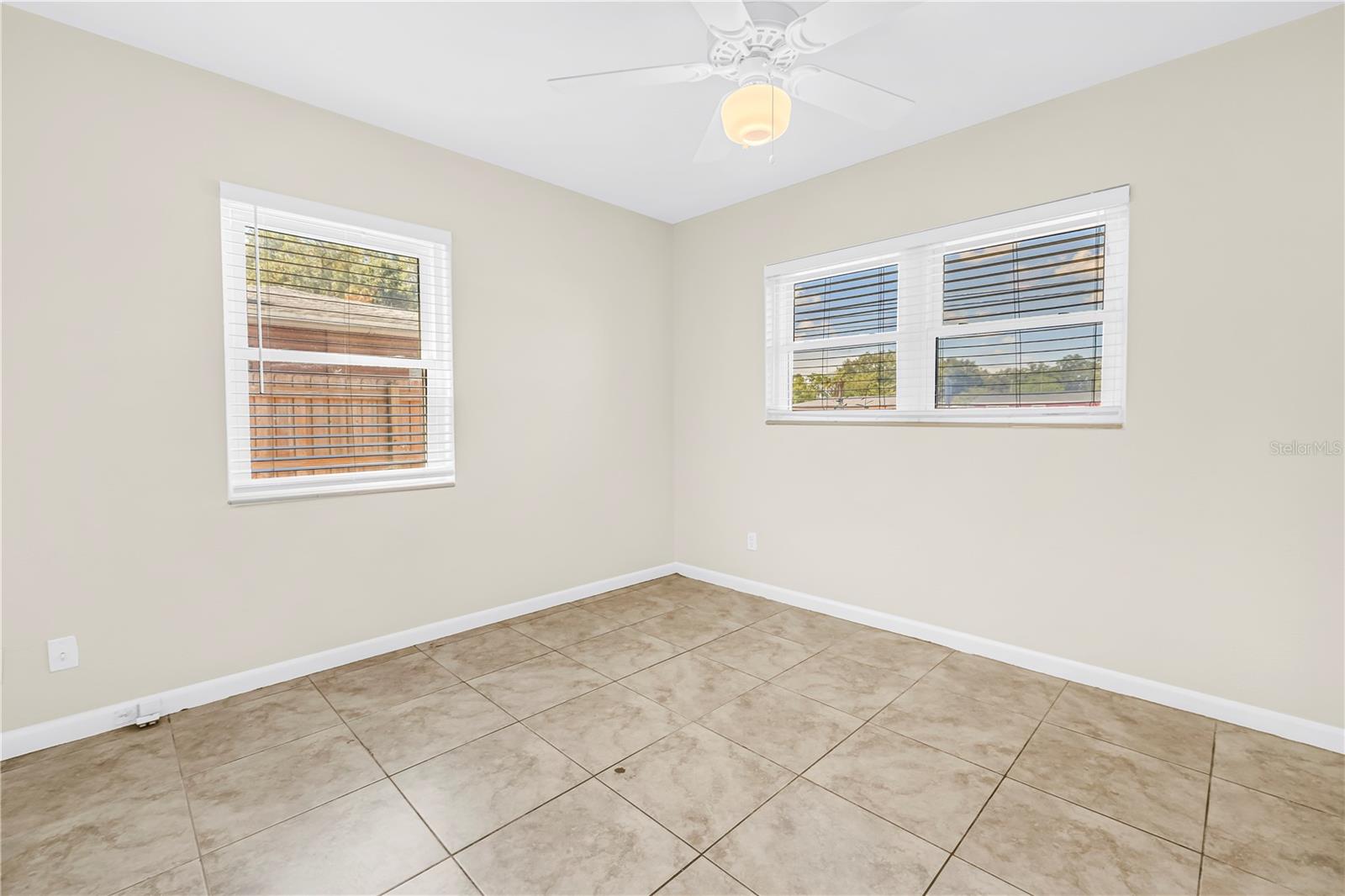 Listing photo id 16 for 7145 16th Street N