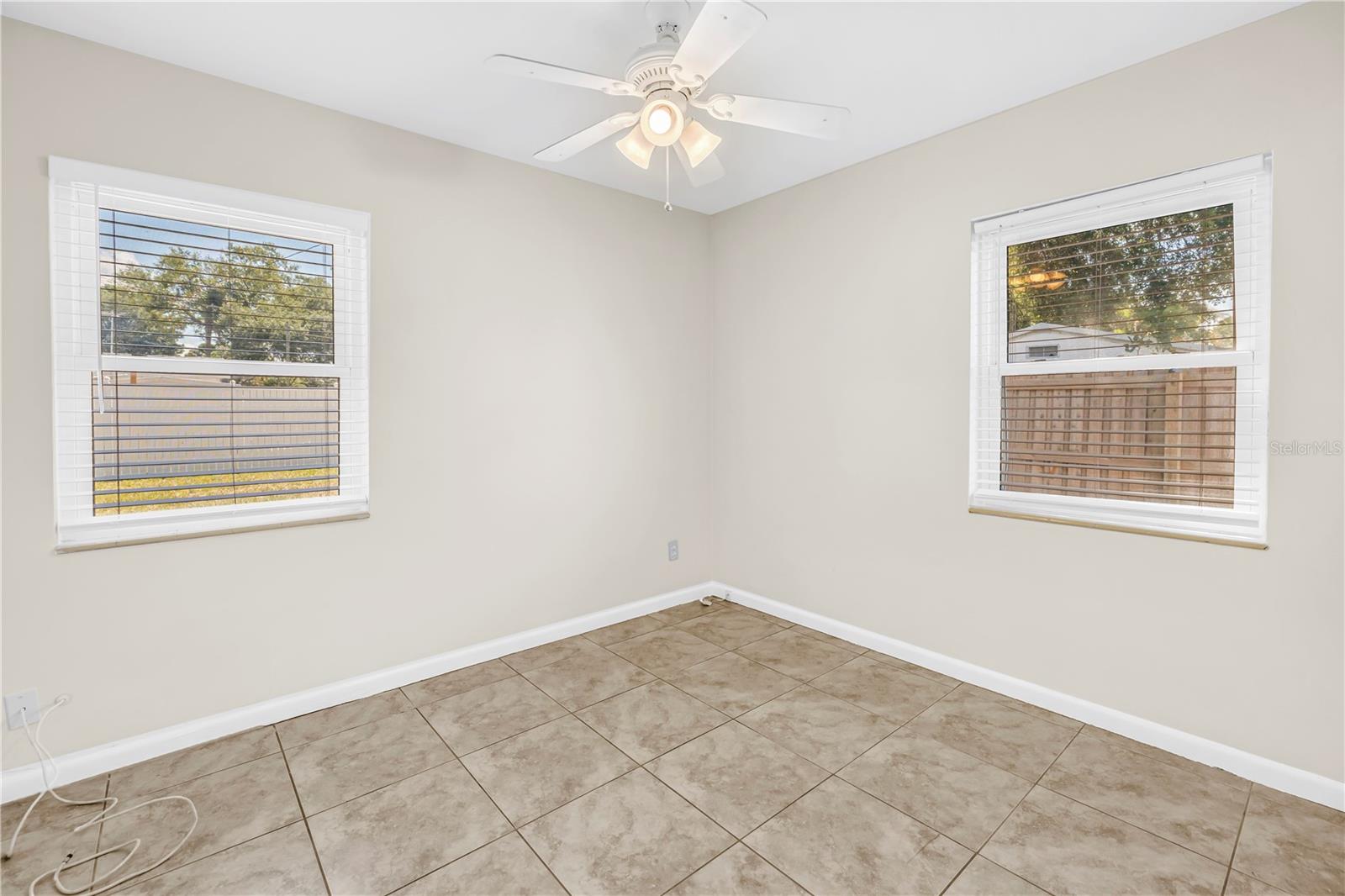 Listing photo id 18 for 7145 16th Street N