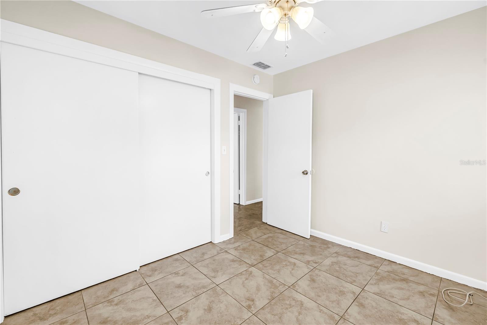 Listing photo id 19 for 7145 16th Street N