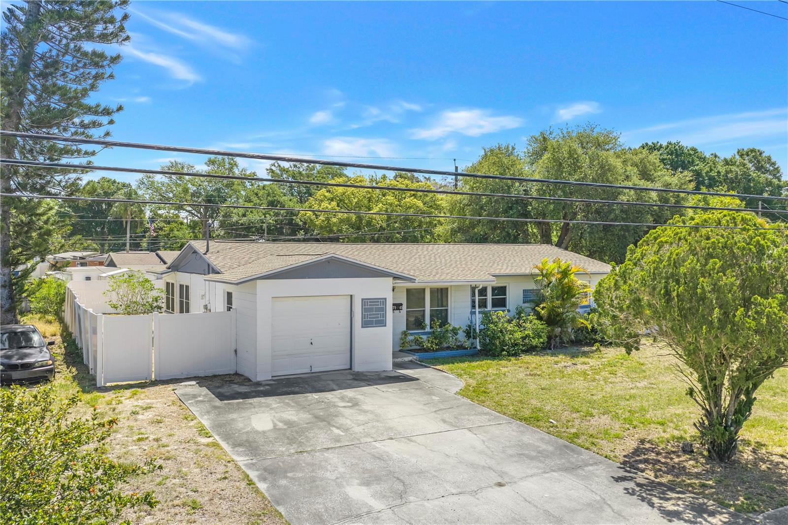 Listing photo id 31 for 7145 16th Street N