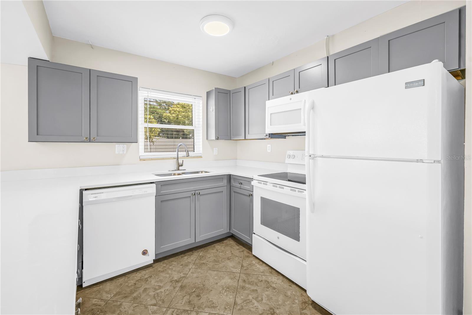 Listing photo id 6 for 7145 16th Street N