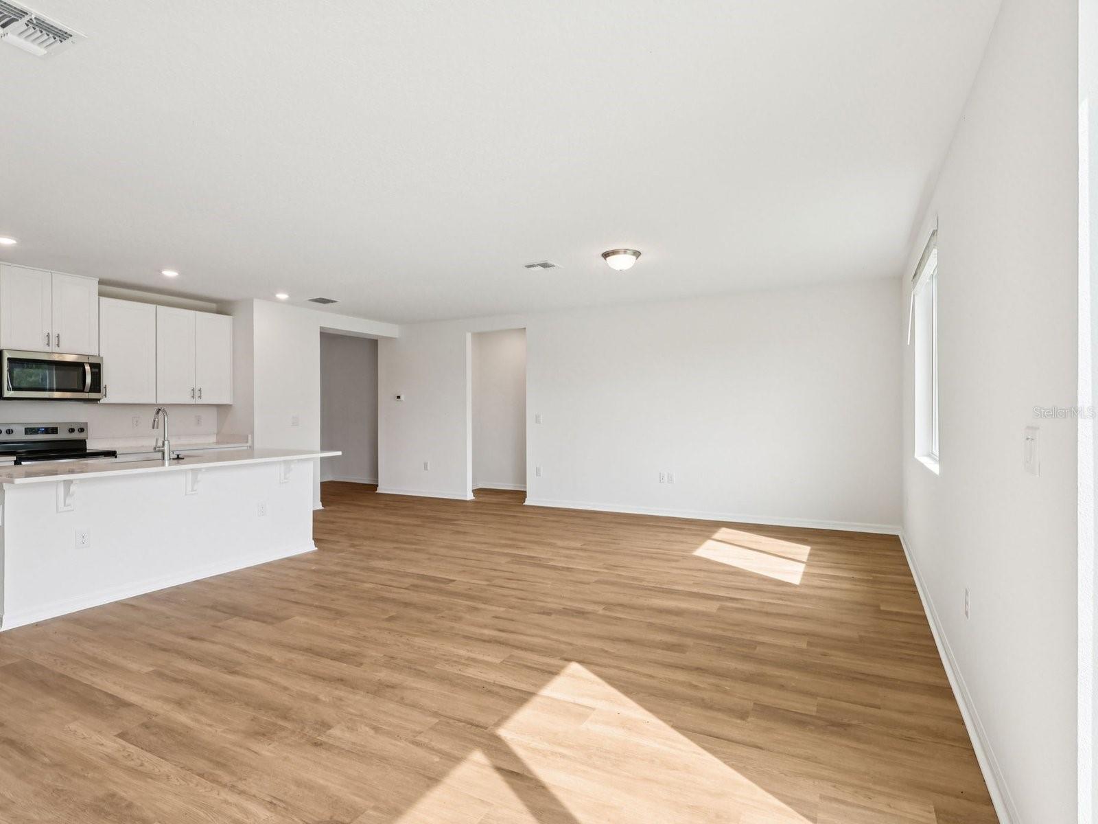 Image 4 of 21 For 12574 Hourglass Way