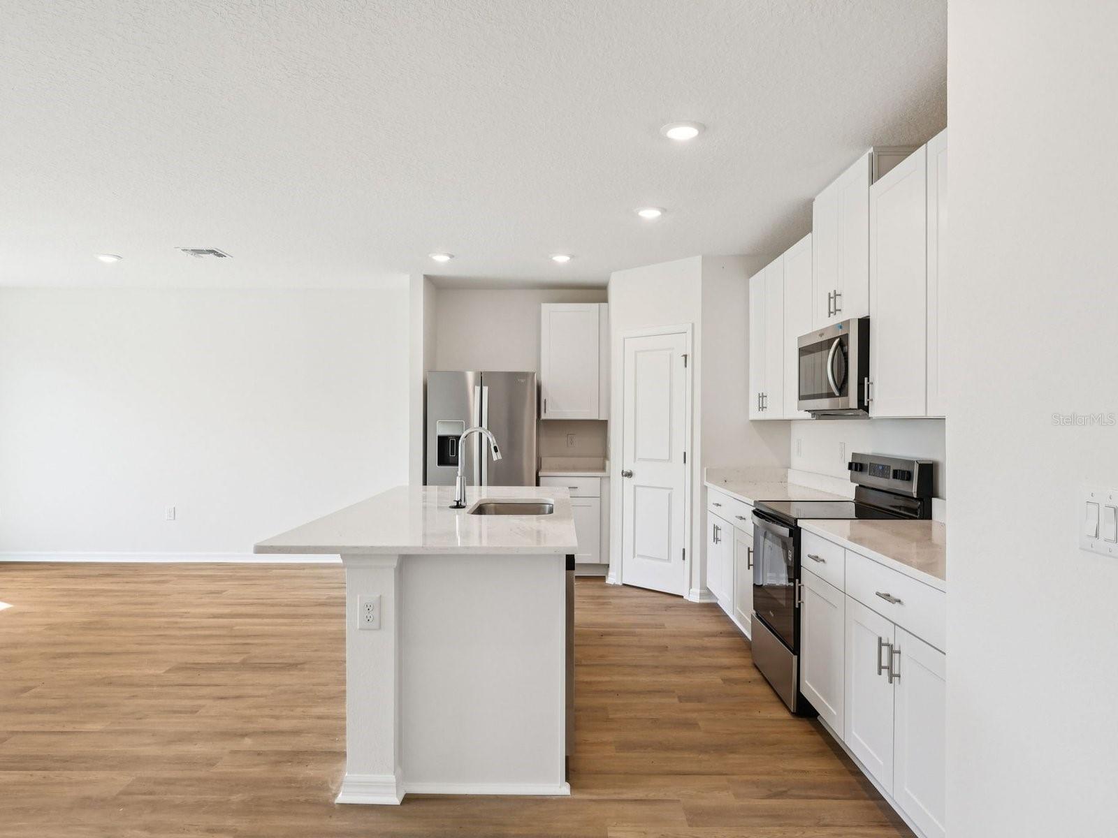 Image 7 of 21 For 12574 Hourglass Way