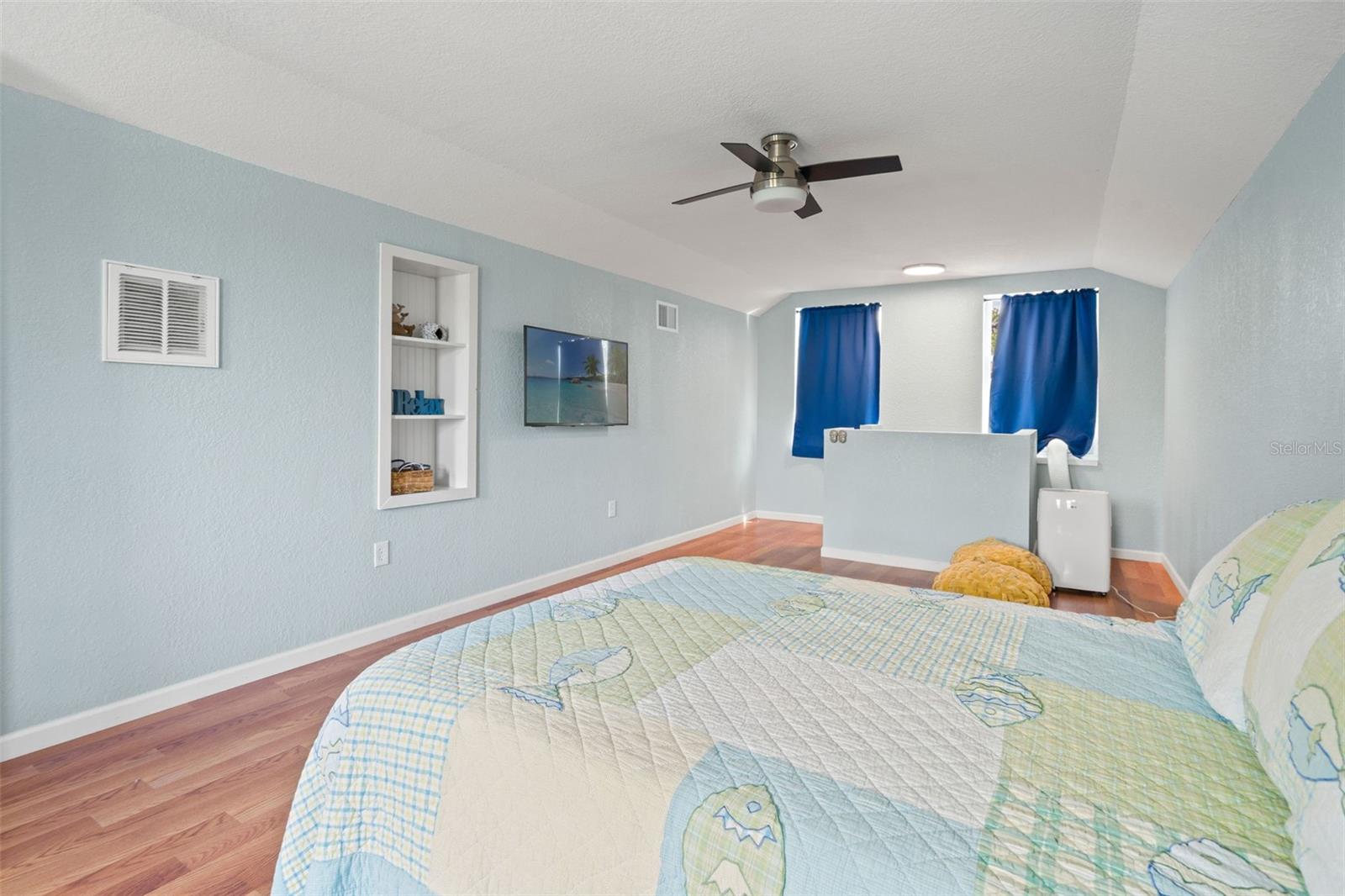 Image 35 of 58 For 1566 Indian Bay Road