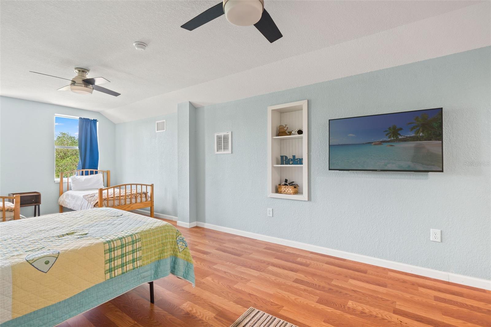 Image 38 of 58 For 1566 Indian Bay Road