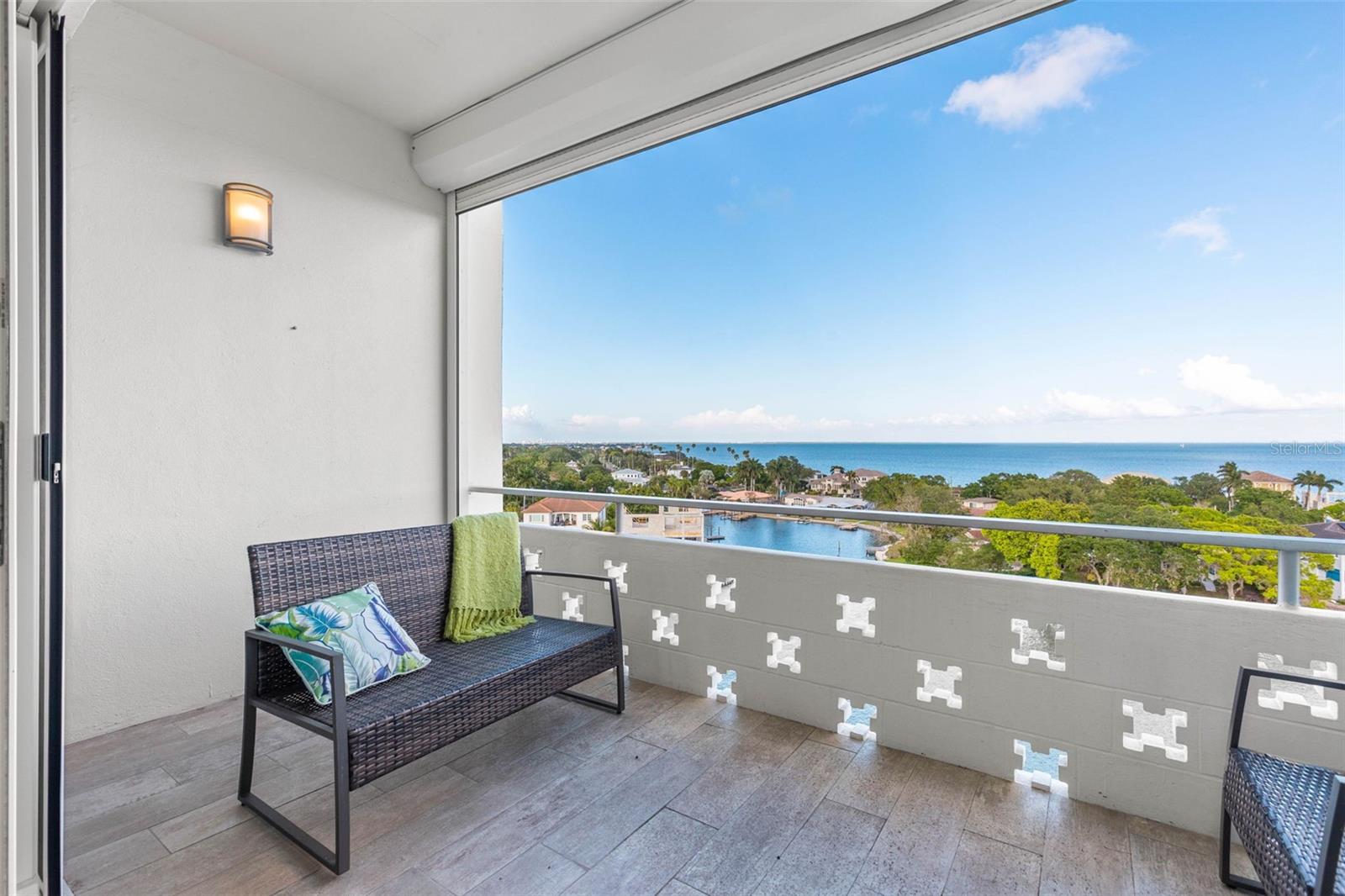 Image 23 of 53 For 1365 Snell Isle Boulevard Ne 8d