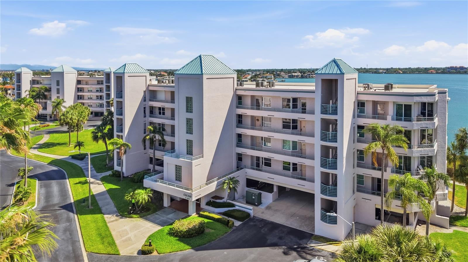 Image 35 of 49 For 8021 Sailboat Key Boulevard S 302