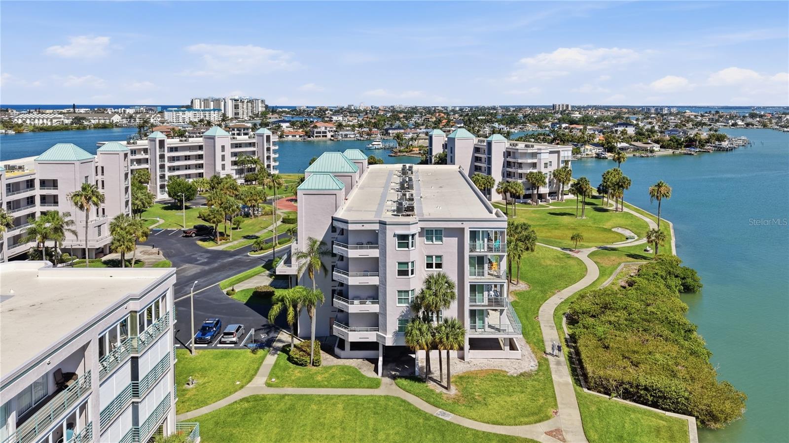 Image 39 of 49 For 8021 Sailboat Key Boulevard S 302