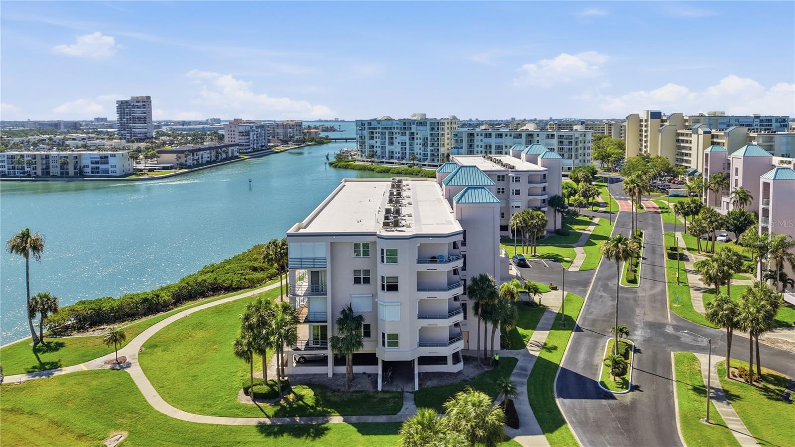 Image 41 of 49 For 8021 Sailboat Key Boulevard S 302