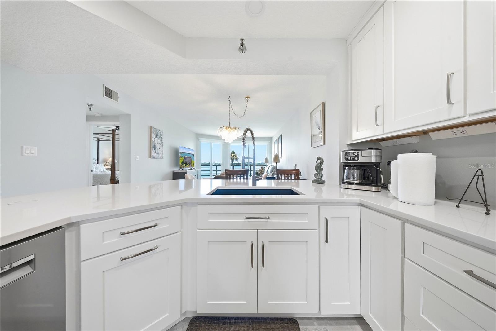 Image 9 of 49 For 8021 Sailboat Key Boulevard S 302
