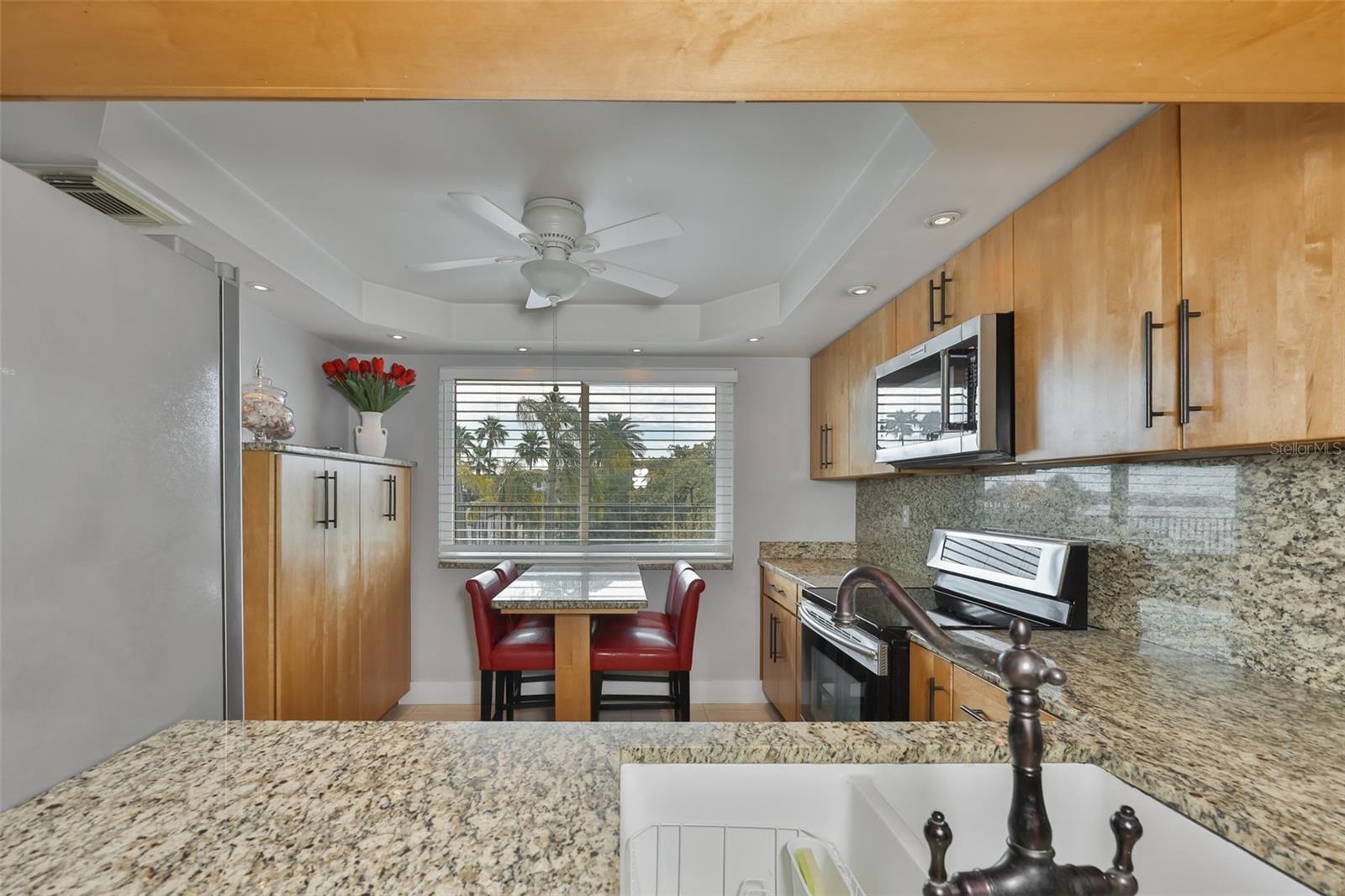 Image 14 of 40 For 1581 Gulf Boulevard 103n