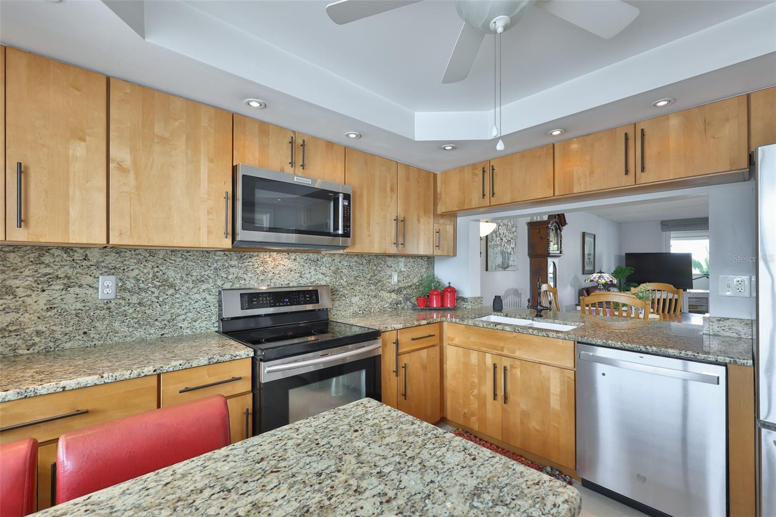 Image 16 of 40 For 1581 Gulf Boulevard 103n