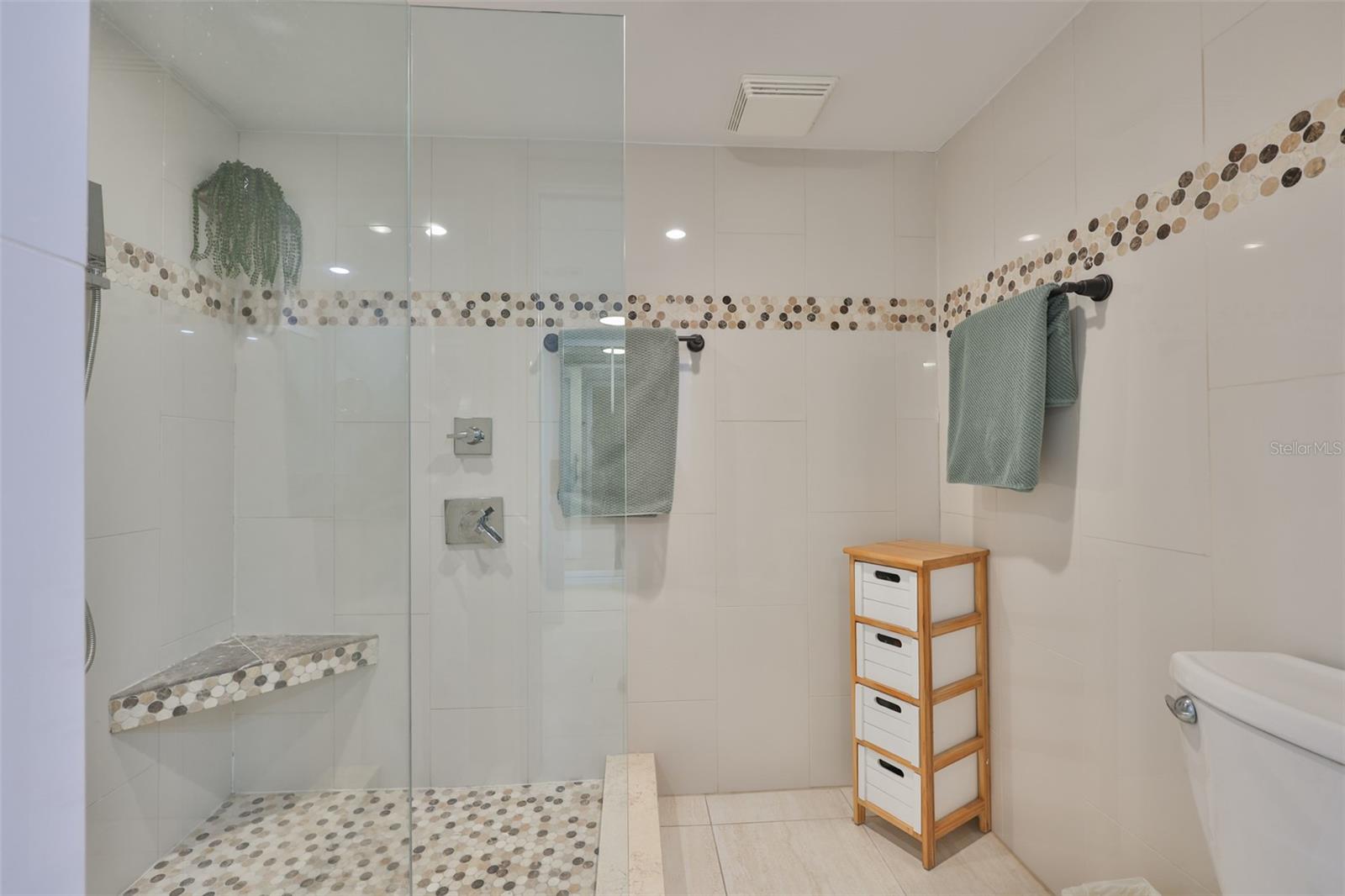 Image 22 of 40 For 1581 Gulf Boulevard 103n