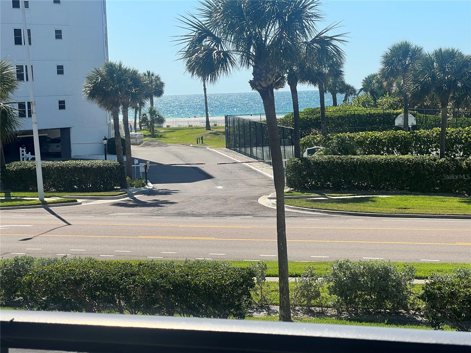 Image 28 of 40 For 1581 Gulf Boulevard 103n