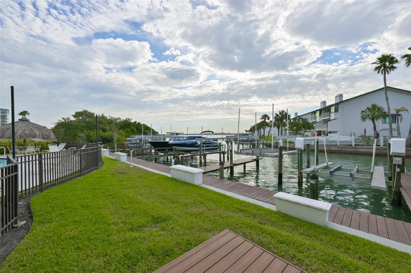 Image 39 of 40 For 1581 Gulf Boulevard 103n