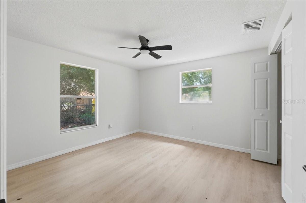 Image 17 of 27 For 2515 Hebb Road