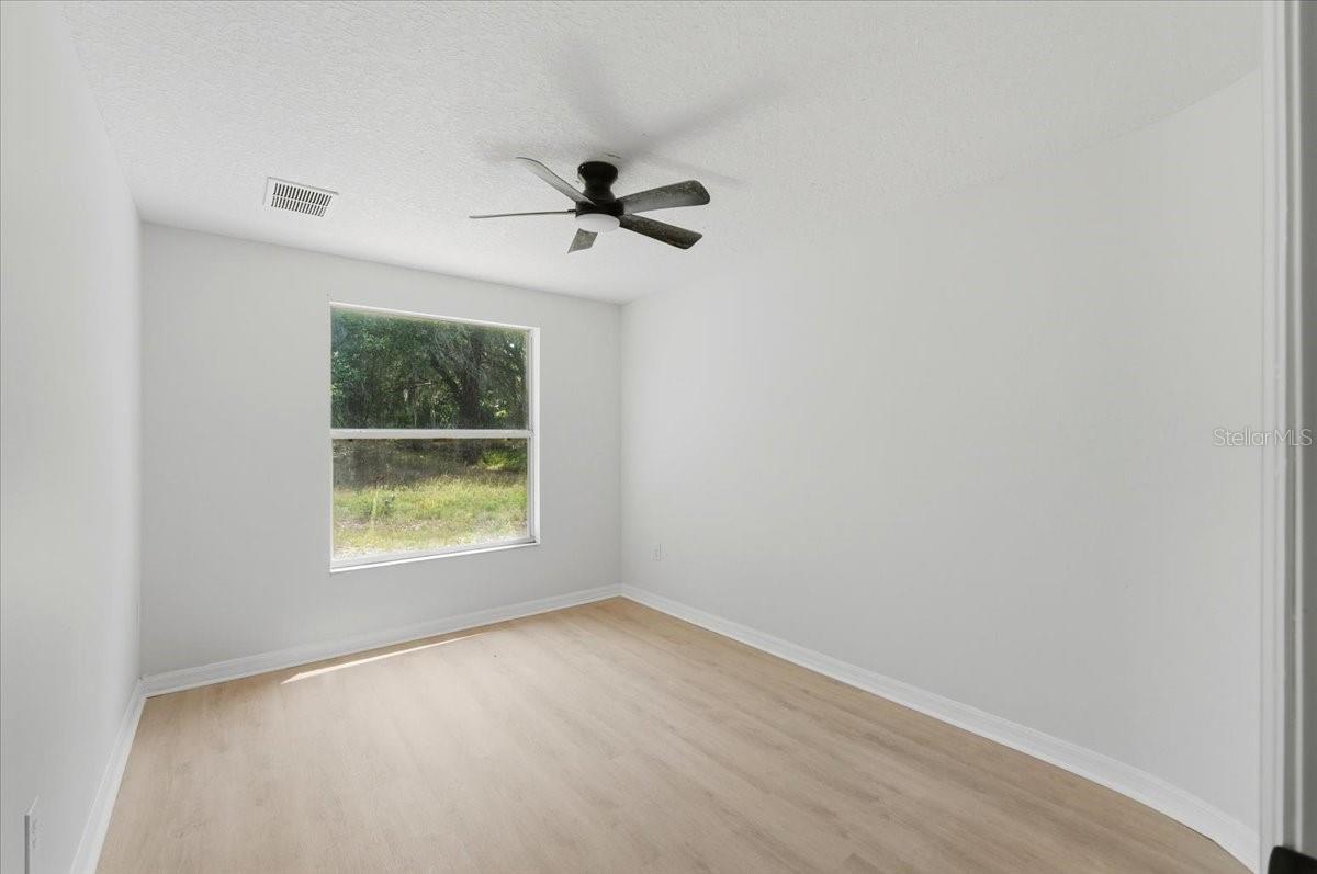 Image 20 of 27 For 2515 Hebb Road