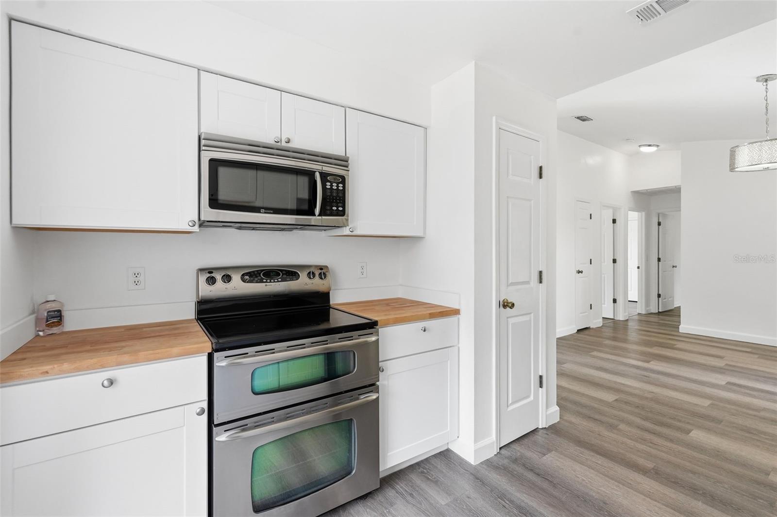 Image 11 of 50 For 4907 Bradford Lane