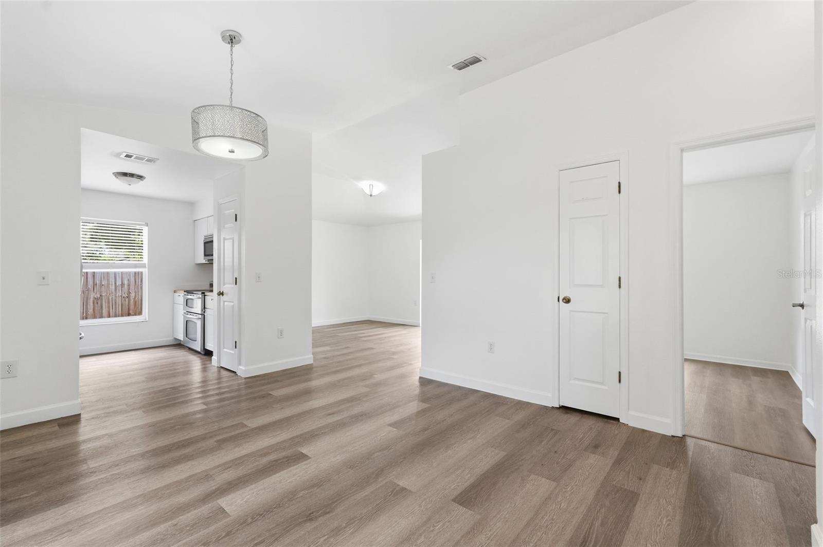 Image 5 of 50 For 4907 Bradford Lane