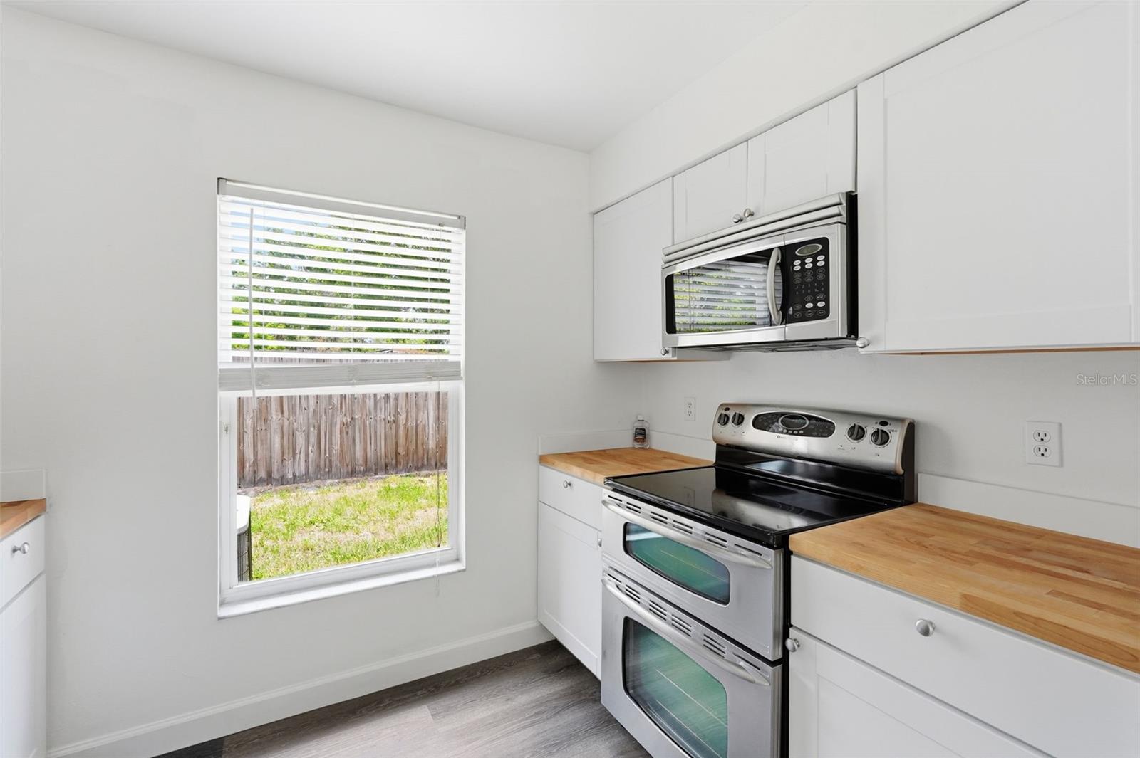 Image 9 of 50 For 4907 Bradford Lane