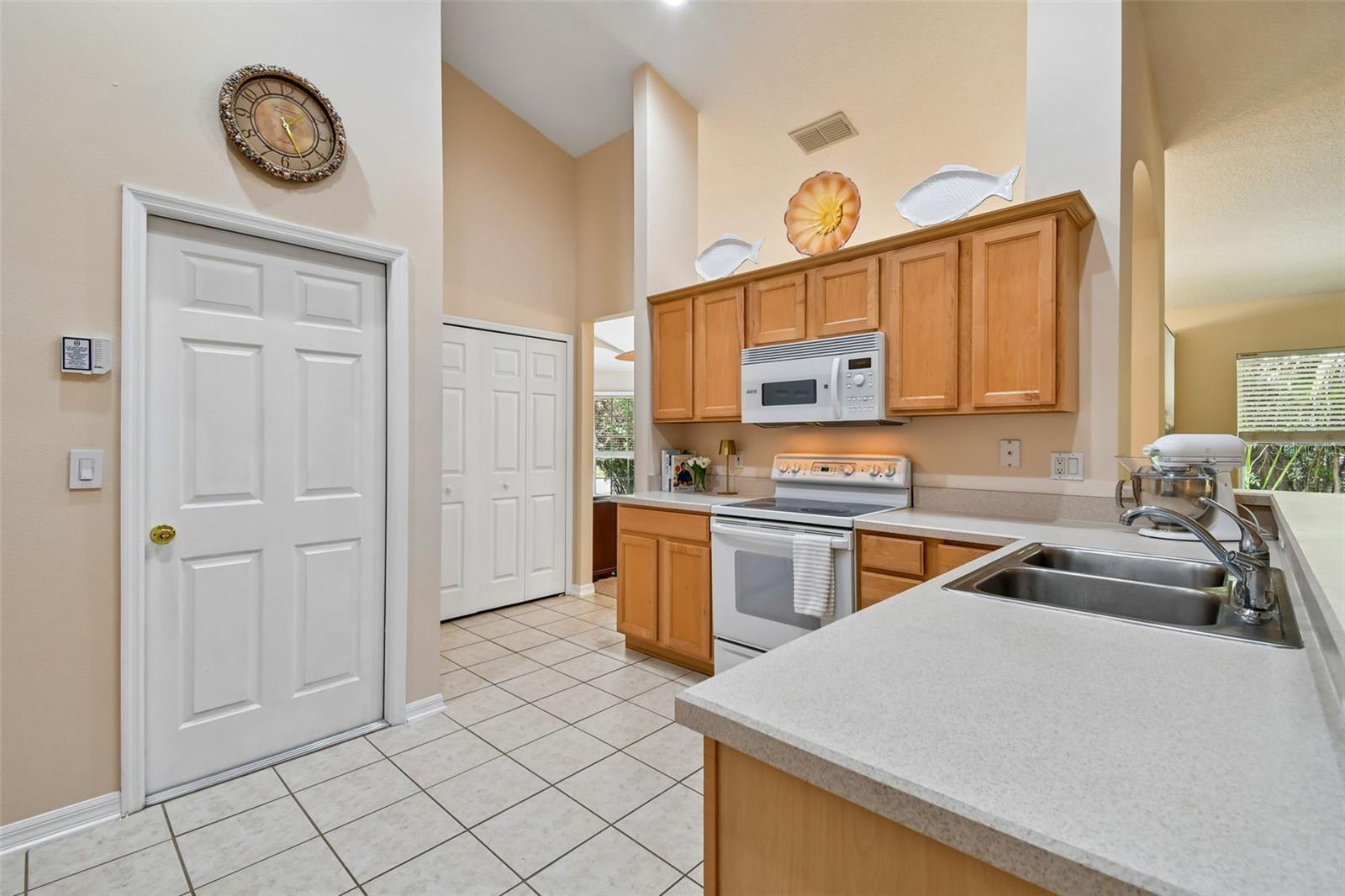 Image 12 of 70 For 814 Moonlit Lane