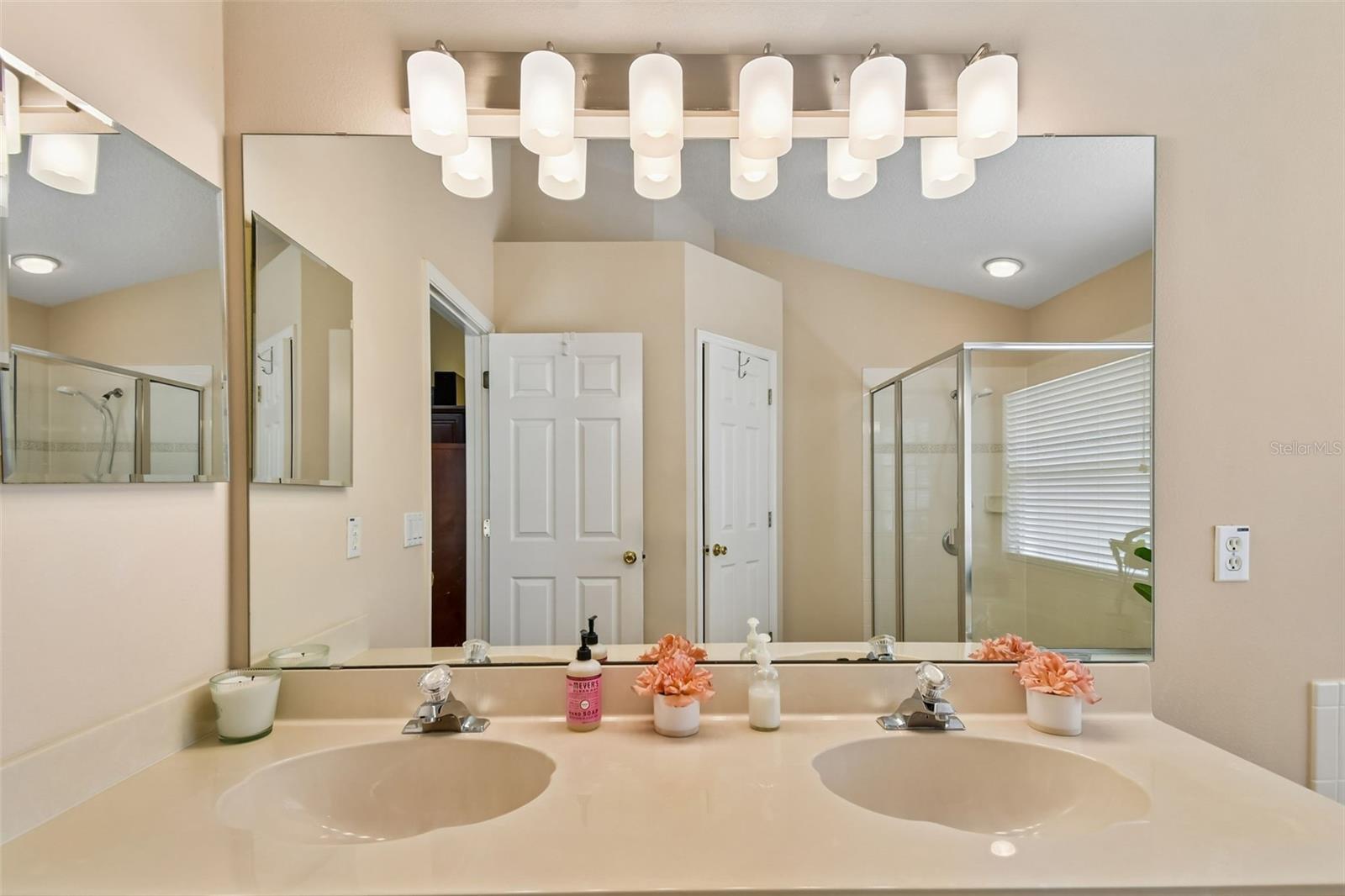 Image 30 of 70 For 814 Moonlit Lane