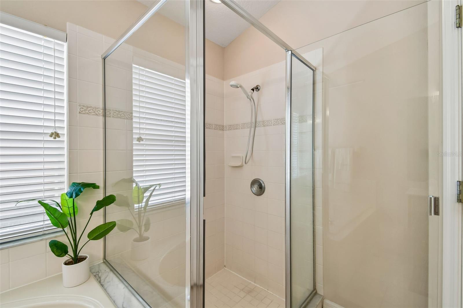 Image 32 of 70 For 814 Moonlit Lane