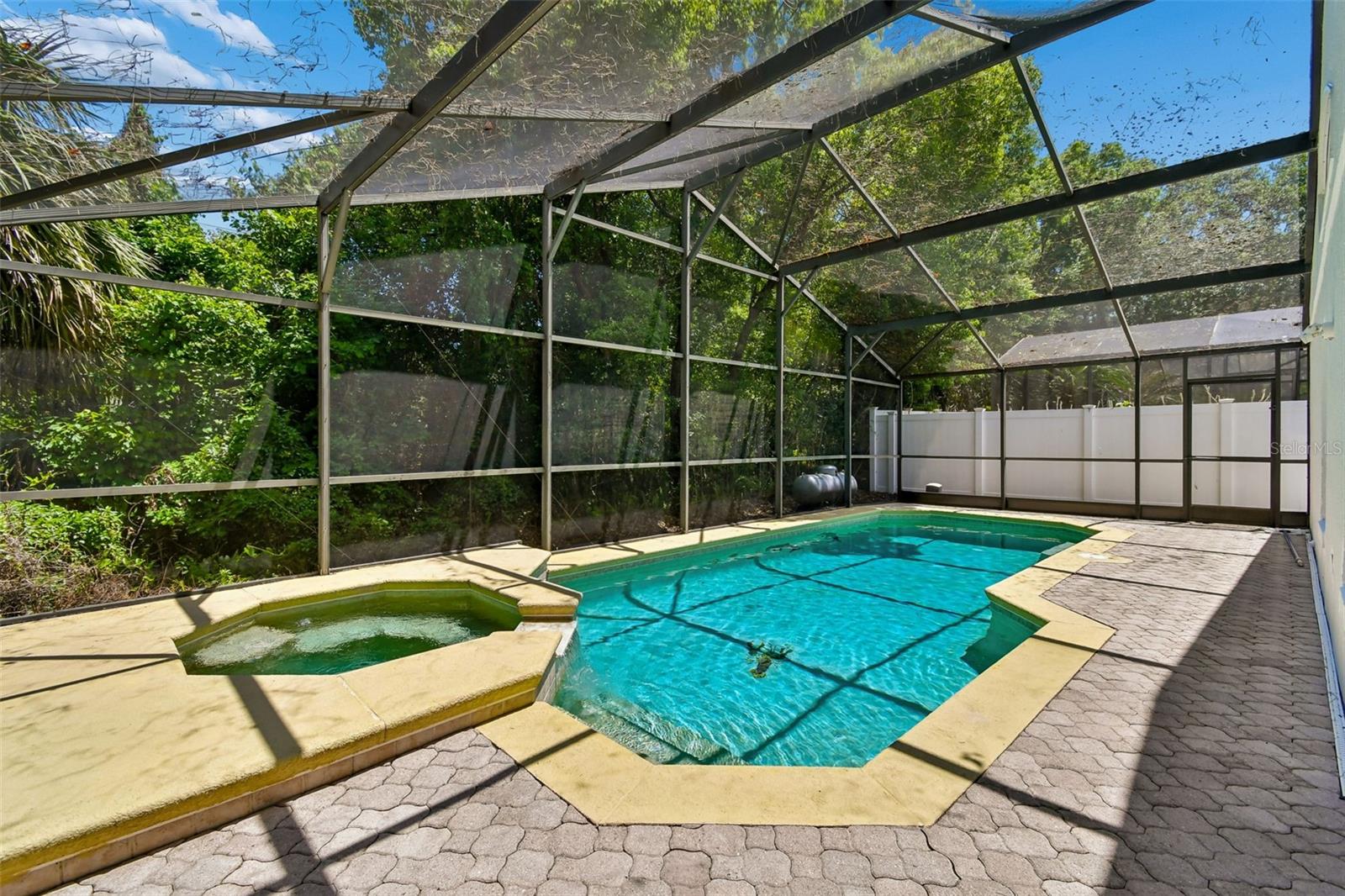 Image 43 of 70 For 814 Moonlit Lane