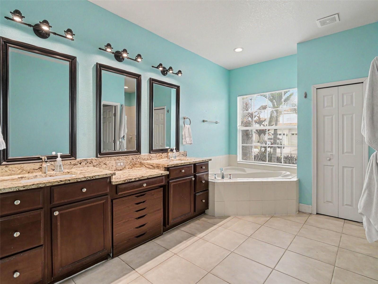 Image 20 of 38 For 1656 Pinyon Pine Dr