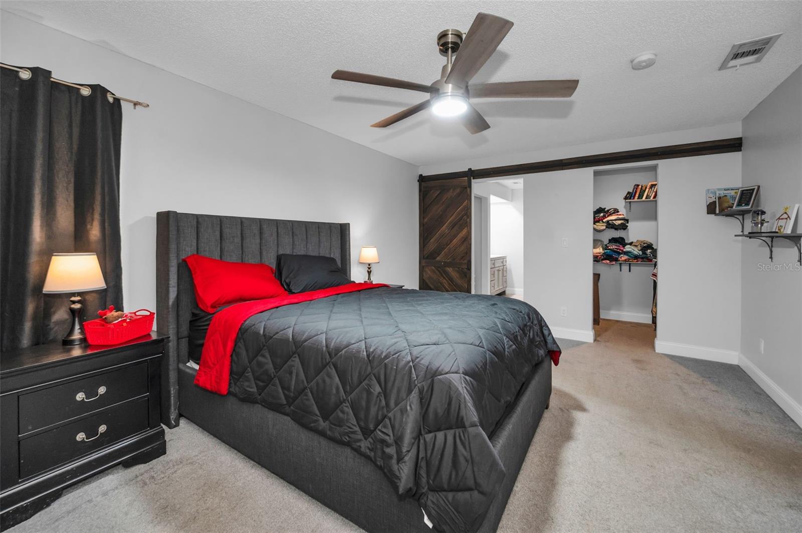 Listing photo id 11 for 3011 Shadow Oaks Drive