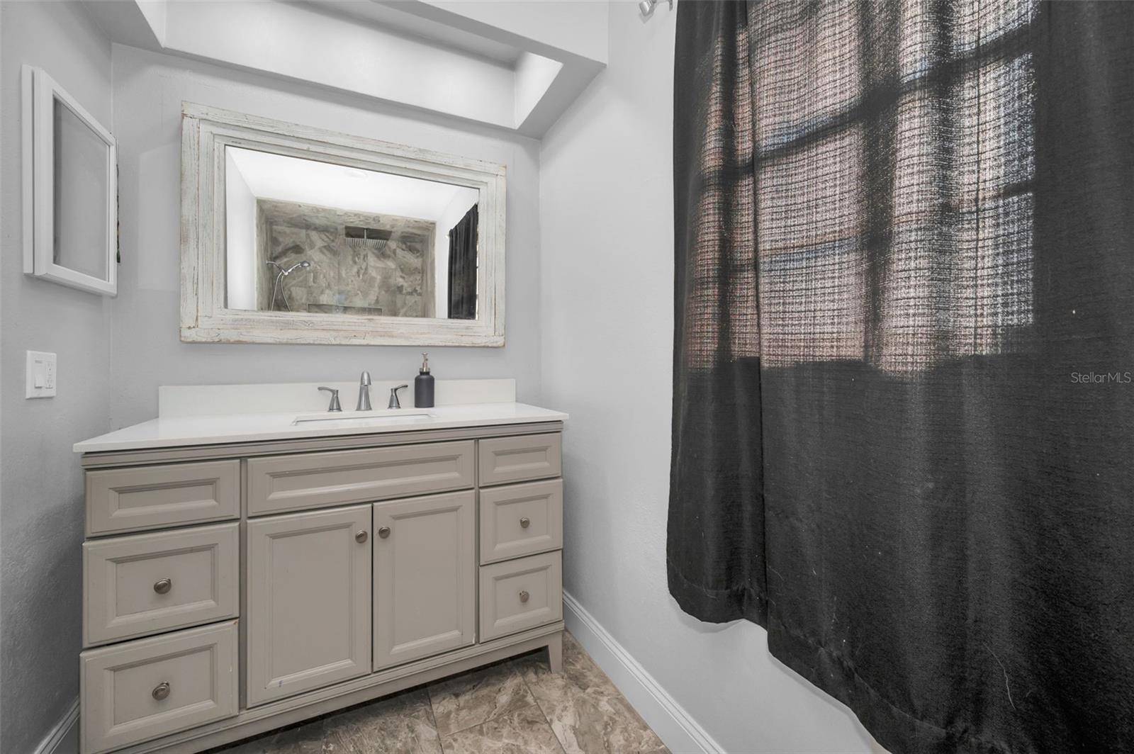 Listing photo id 14 for 3011 Shadow Oaks Drive