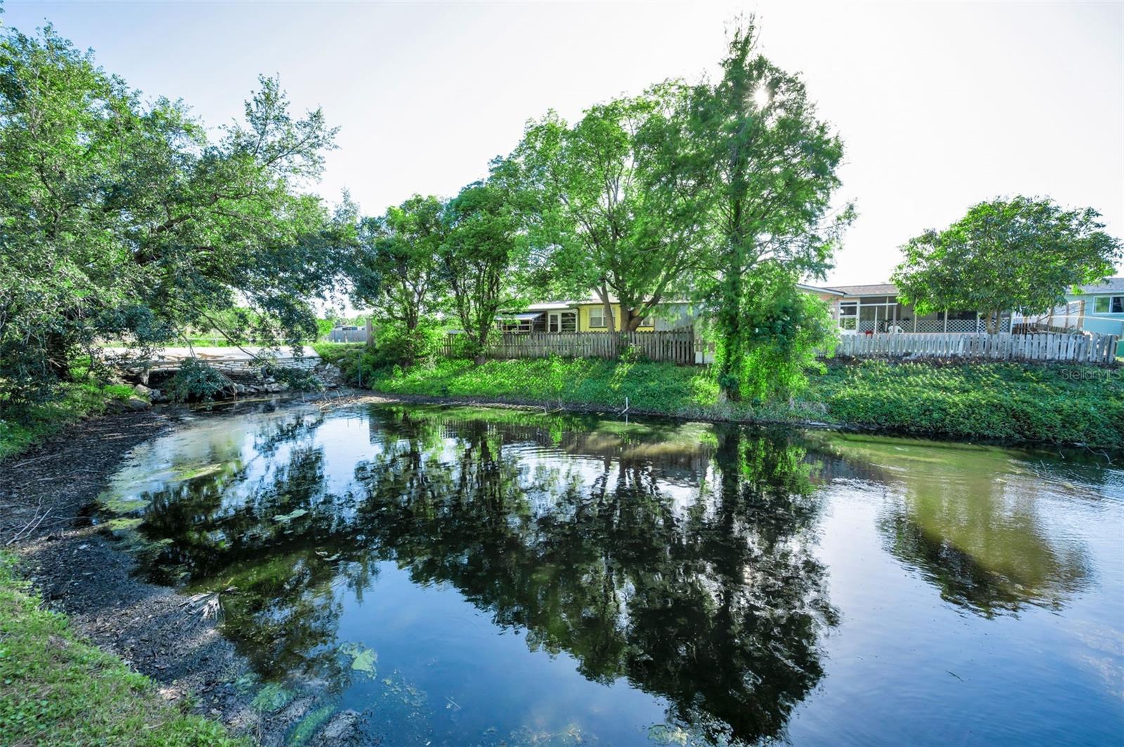 Listing photo id 23 for 3011 Shadow Oaks Drive