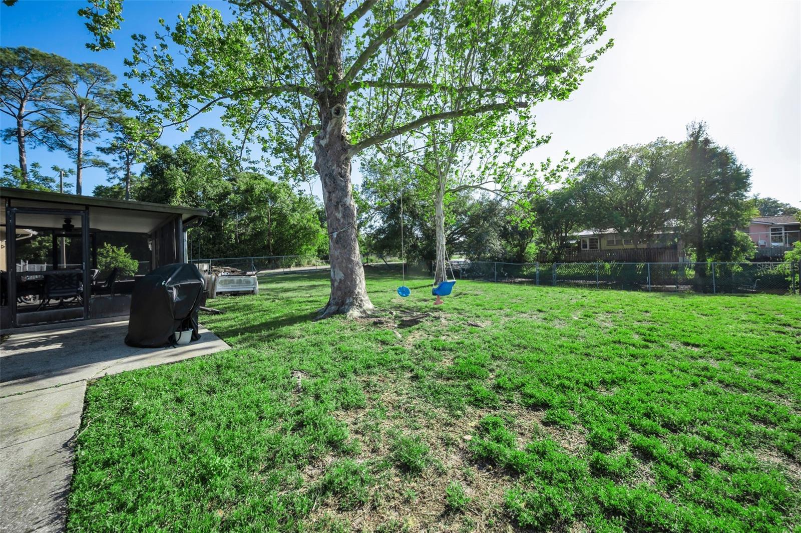 Listing photo id 25 for 3011 Shadow Oaks Drive