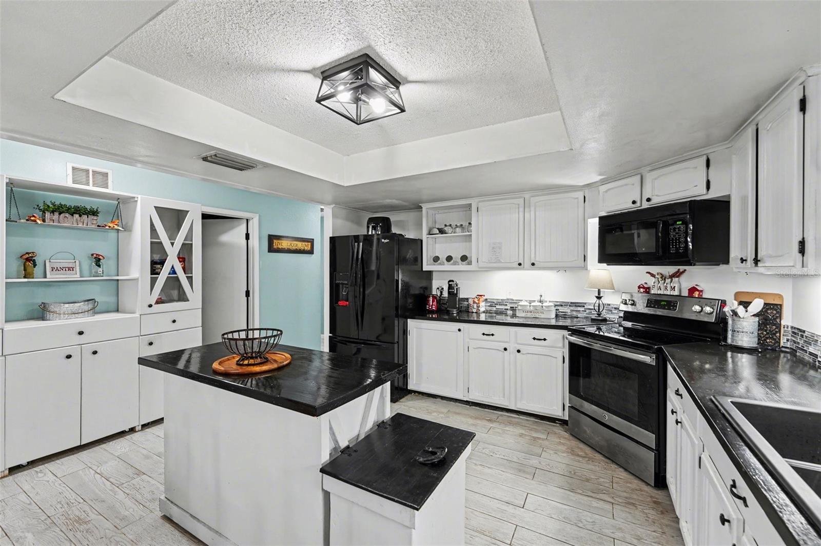 Image 3 of 29 For 429 Manor Boulevard