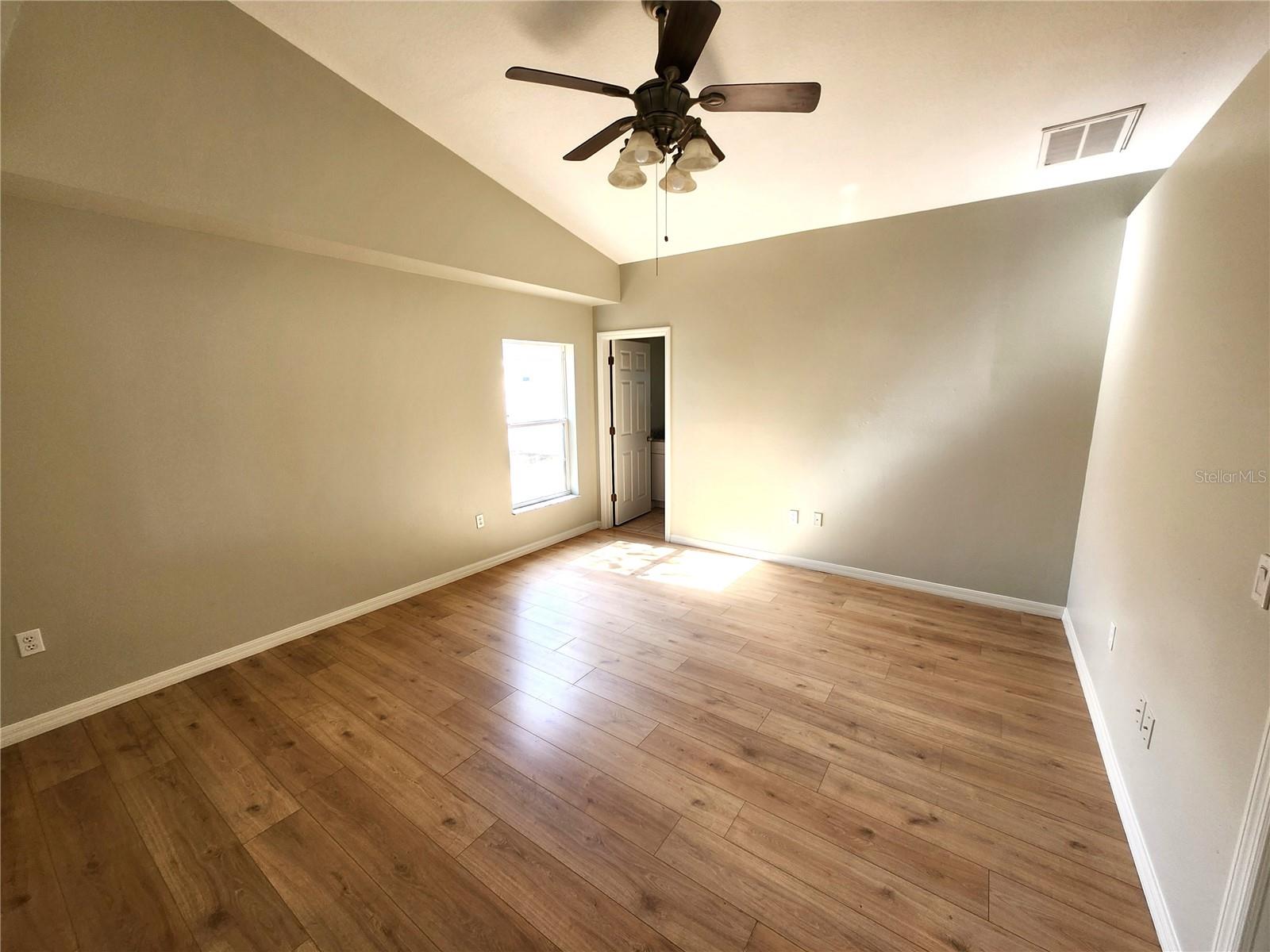 Image 10 of 39 For 7814 Brisbane Court