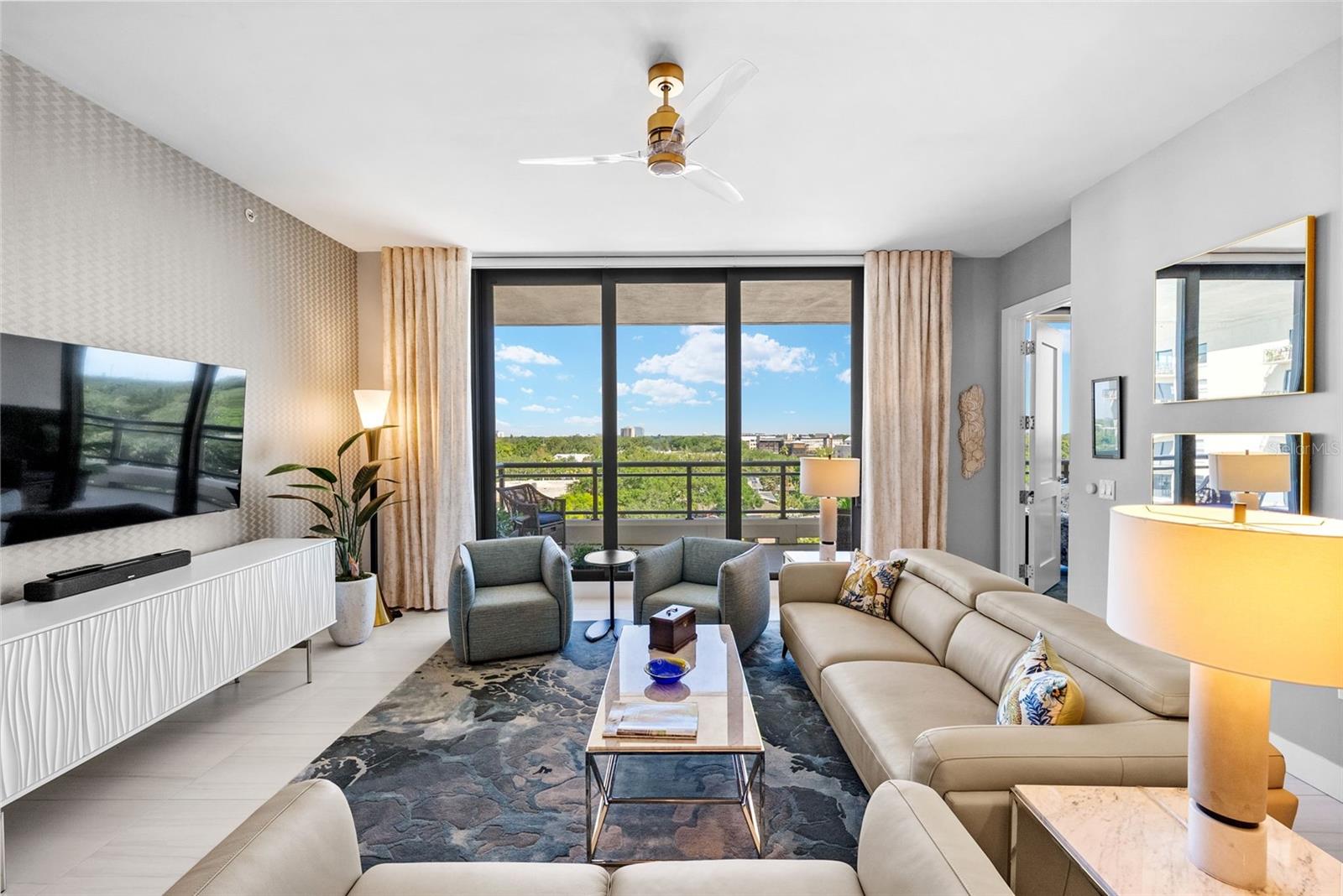 Listing photo id 12 for 2103 Bayshore Boulevard 703