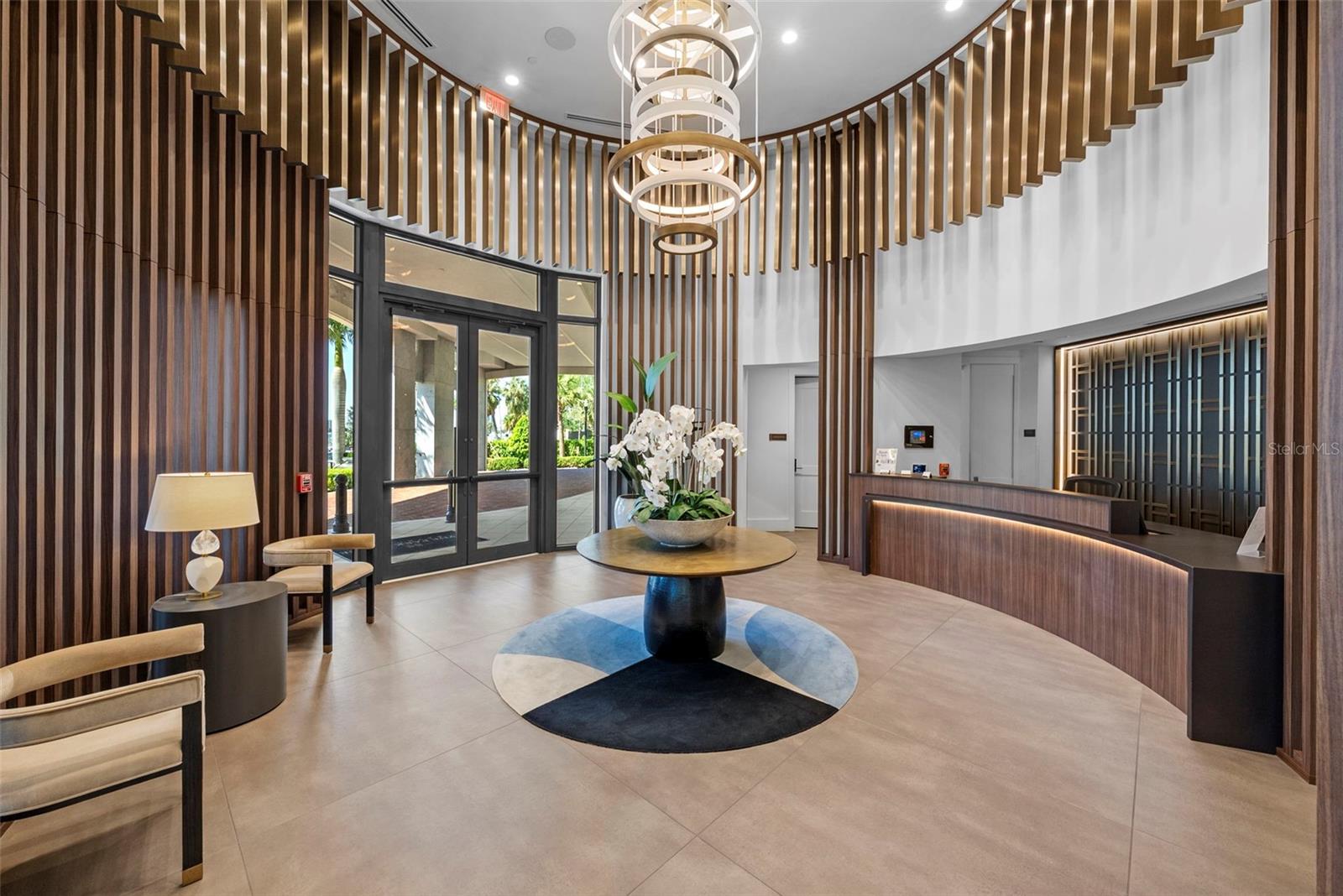 Listing photo id 0 for 2103 Bayshore Boulevard 703